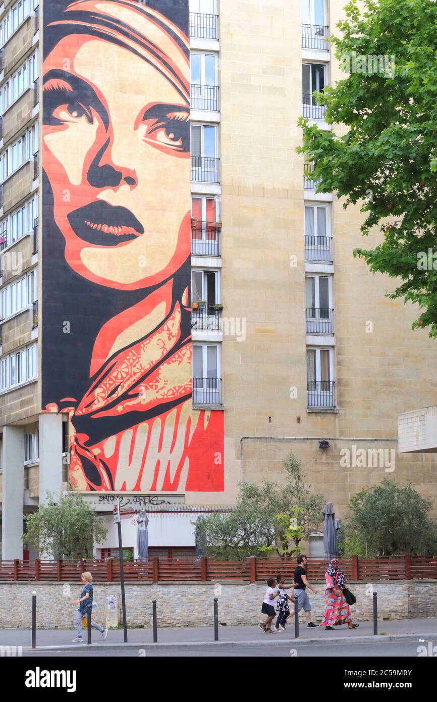 France, Paris, Boulevard Vincent Auriol, route artistique Street art 13, fresque de l'artiste américain Shepard Fairey (OISE) datant de 2012 Banque D'Images