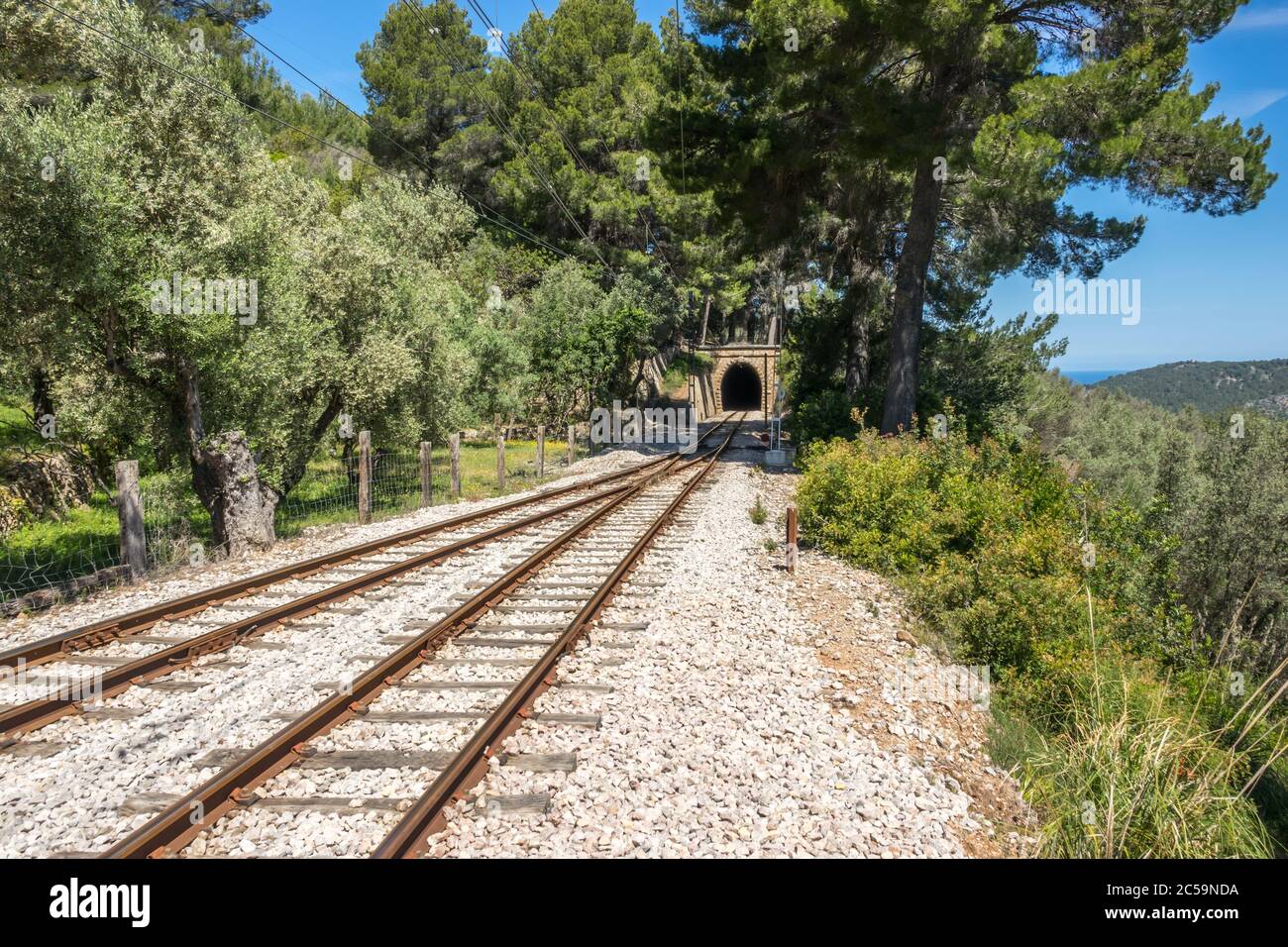 Tunnel ferroviaire train train traversant Soller Mallorca Banque D'Images