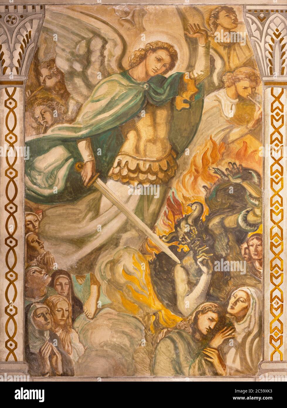 BARCELONE, ESPAGNE - 3 MARS 2020 : la fresque de Jésus parmi les sains dans l'église Parroquia Santa Teresa de l'Infant Jésus de Francisco Labarta. Banque D'Images