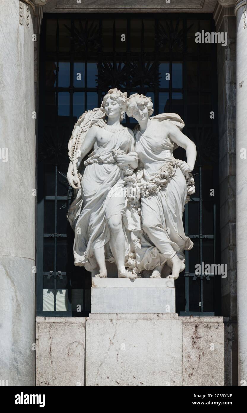 Sculpture devant le Palais des Beaux-Arts de Mexico, Mexique Banque D'Images