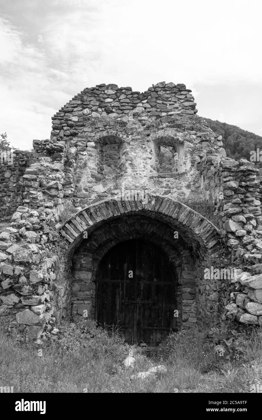 l'église en pierre de la forteresse médiévale Banque D'Images