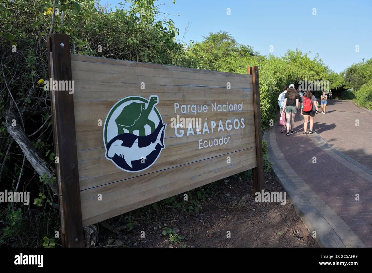 Panneau d'entrée au parc national de Galapagos, sur l'île Isabella Banque D'Images