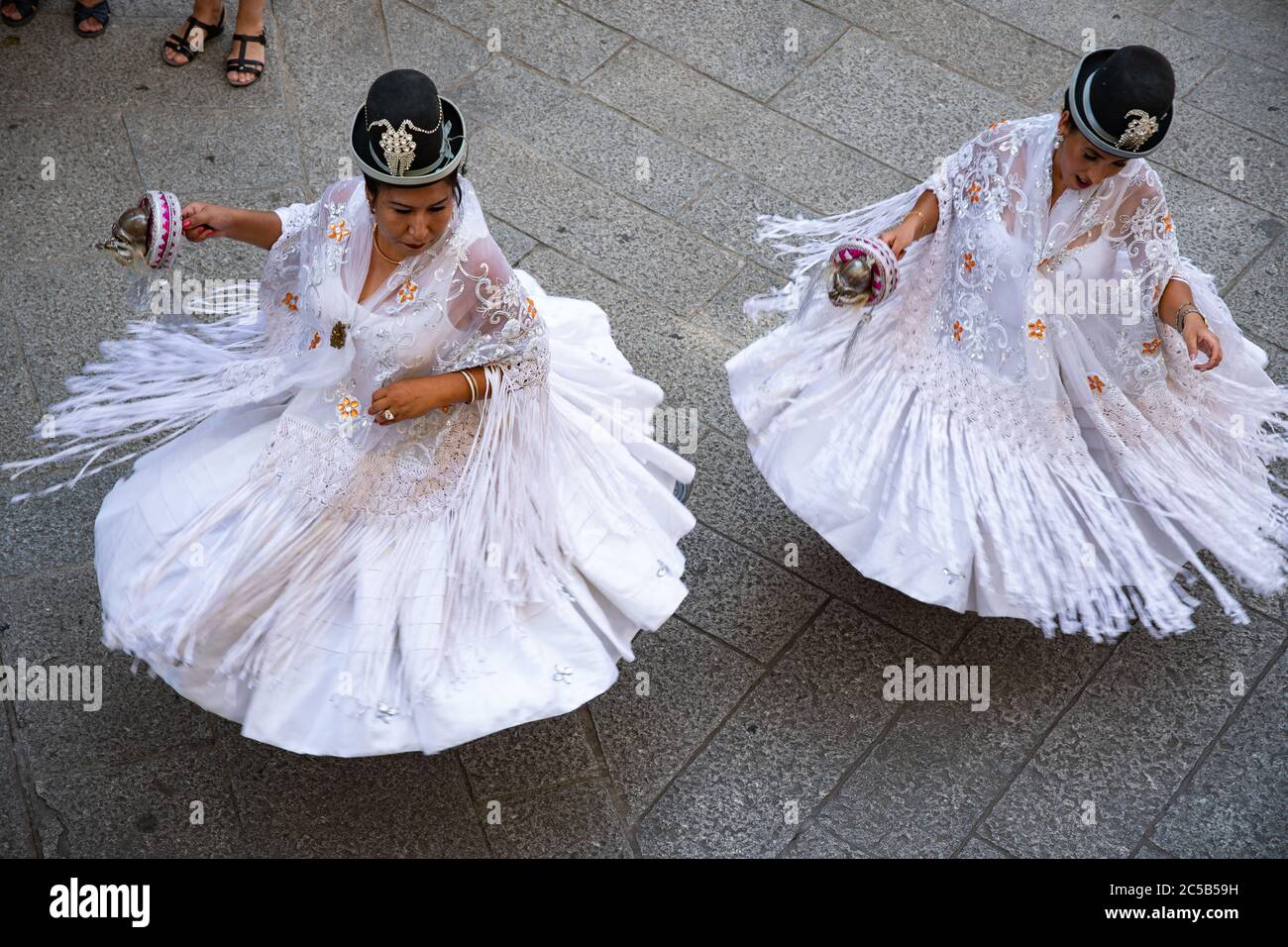 Célébration annuelle de la communauté bolivienne locale pour le festival de la Vierge d'Urkupiña - une célébration colorée pleine de danse, de parades et de rituels. Banque D'Images