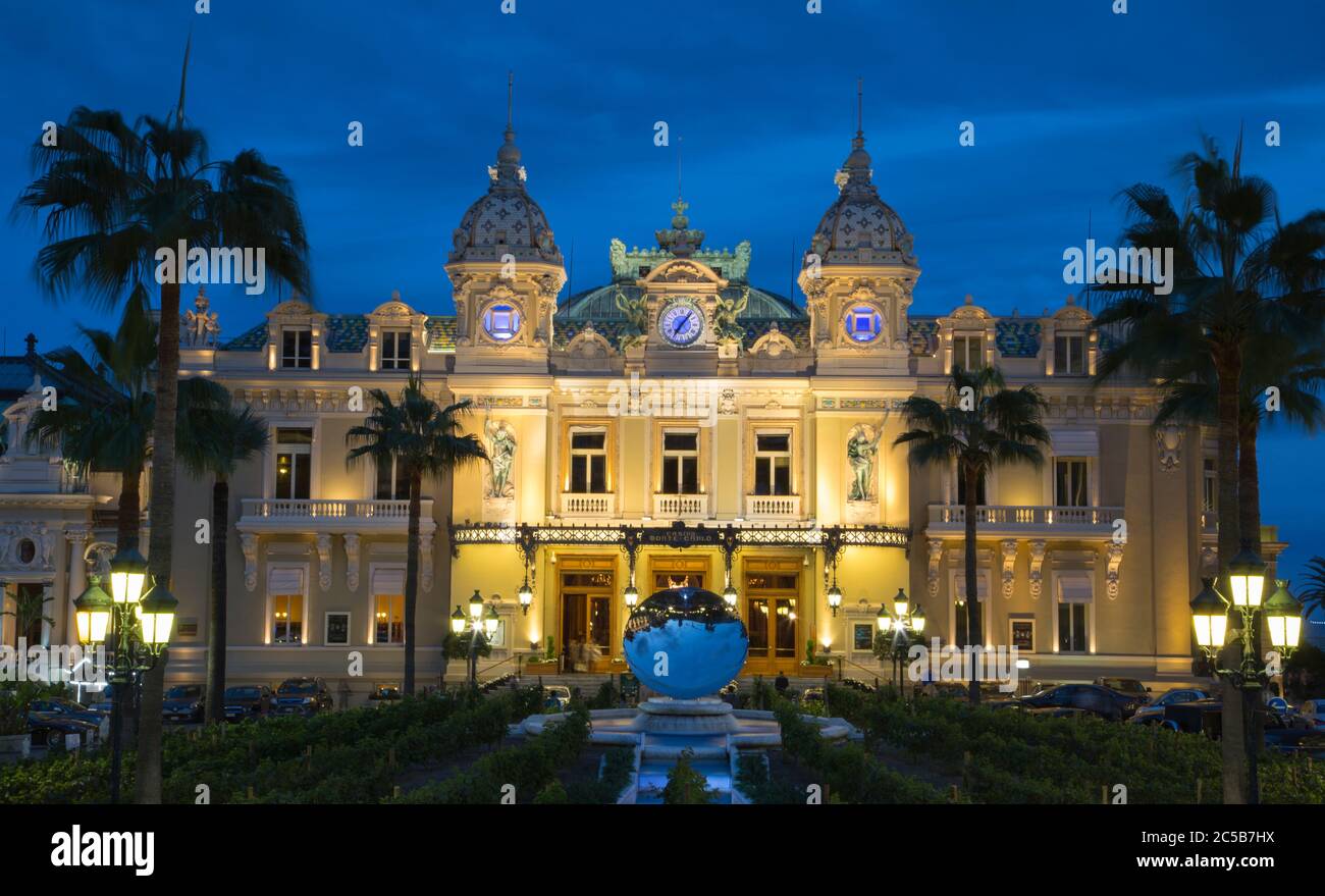 Façade de la salle Garnie - ouvert en 1879 complexe de jeux et de divertissements conçu par l'architecte Charles Garnier, Monaco, France Banque D'Images