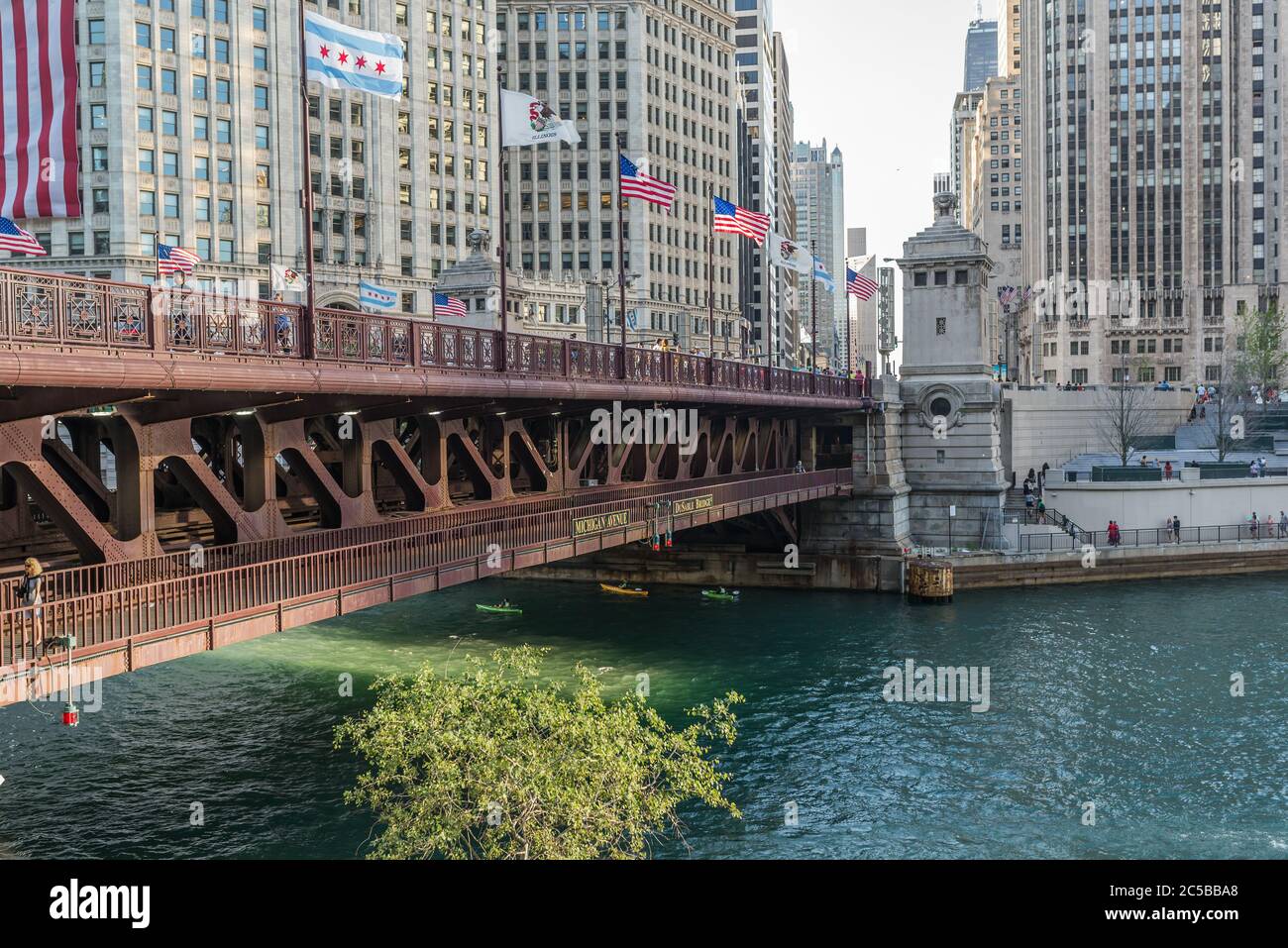 Chicago, Illinois États-Unis- 30 juin 2018, Chicago River Cityscape , Dusable Bridge pendant la journée (pour usage éditorial uniquement) Banque D'Images