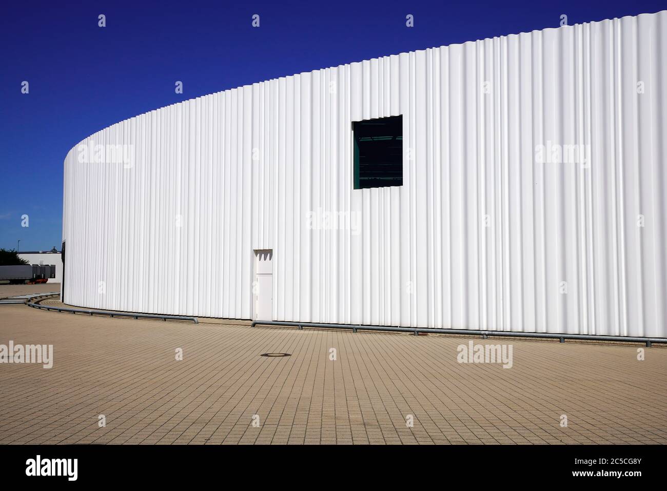 Site de production conçu par les architectes japonais SANAA, Vitra Campus depuis 2010, Weil am Rhein, Allemagne. Banque D'Images