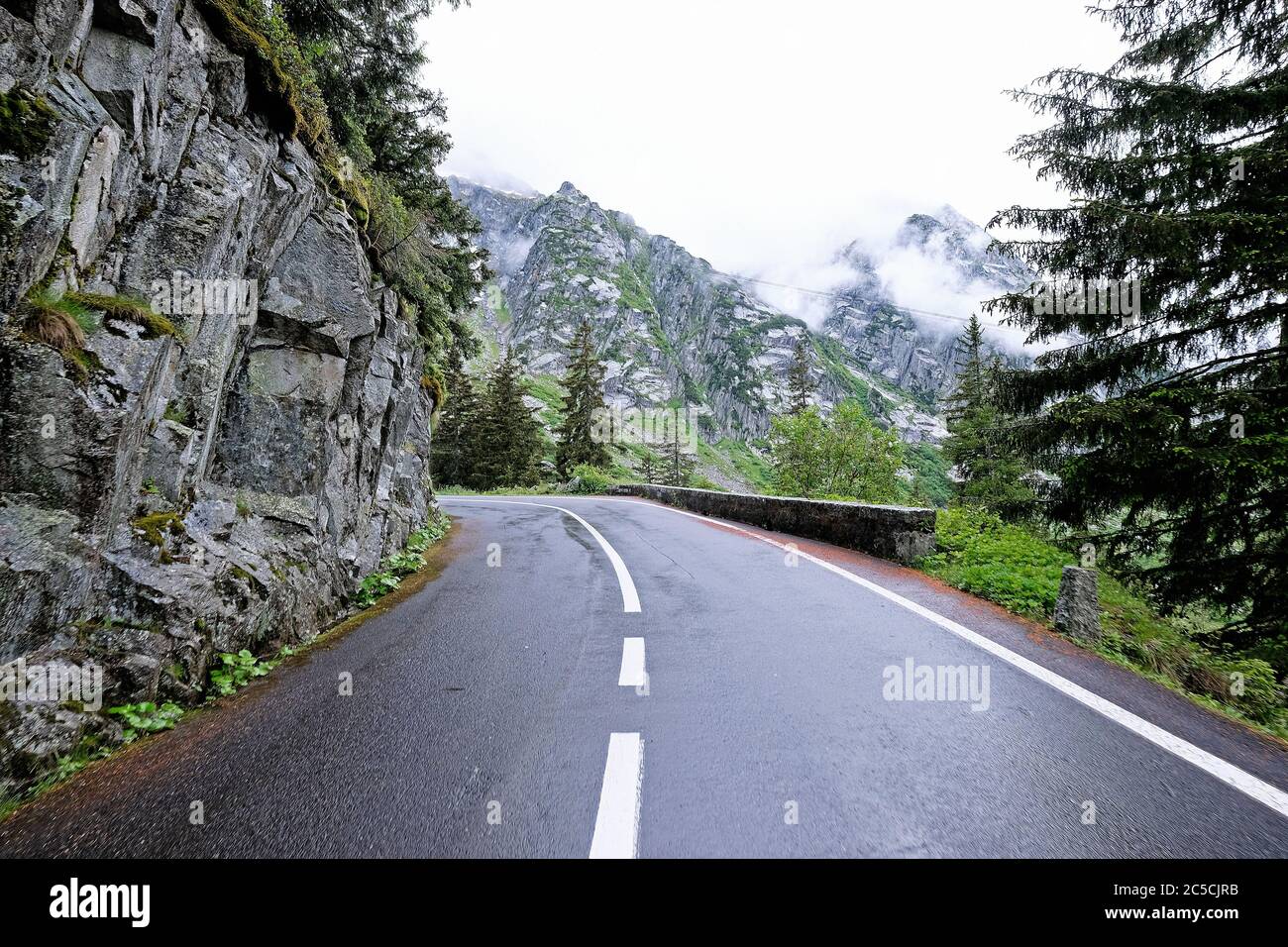 Ancienne section du Grimselpass dans les Alpes suisses reliant l'Oberland bernois au Haut Valais, Suisse Banque D'Images