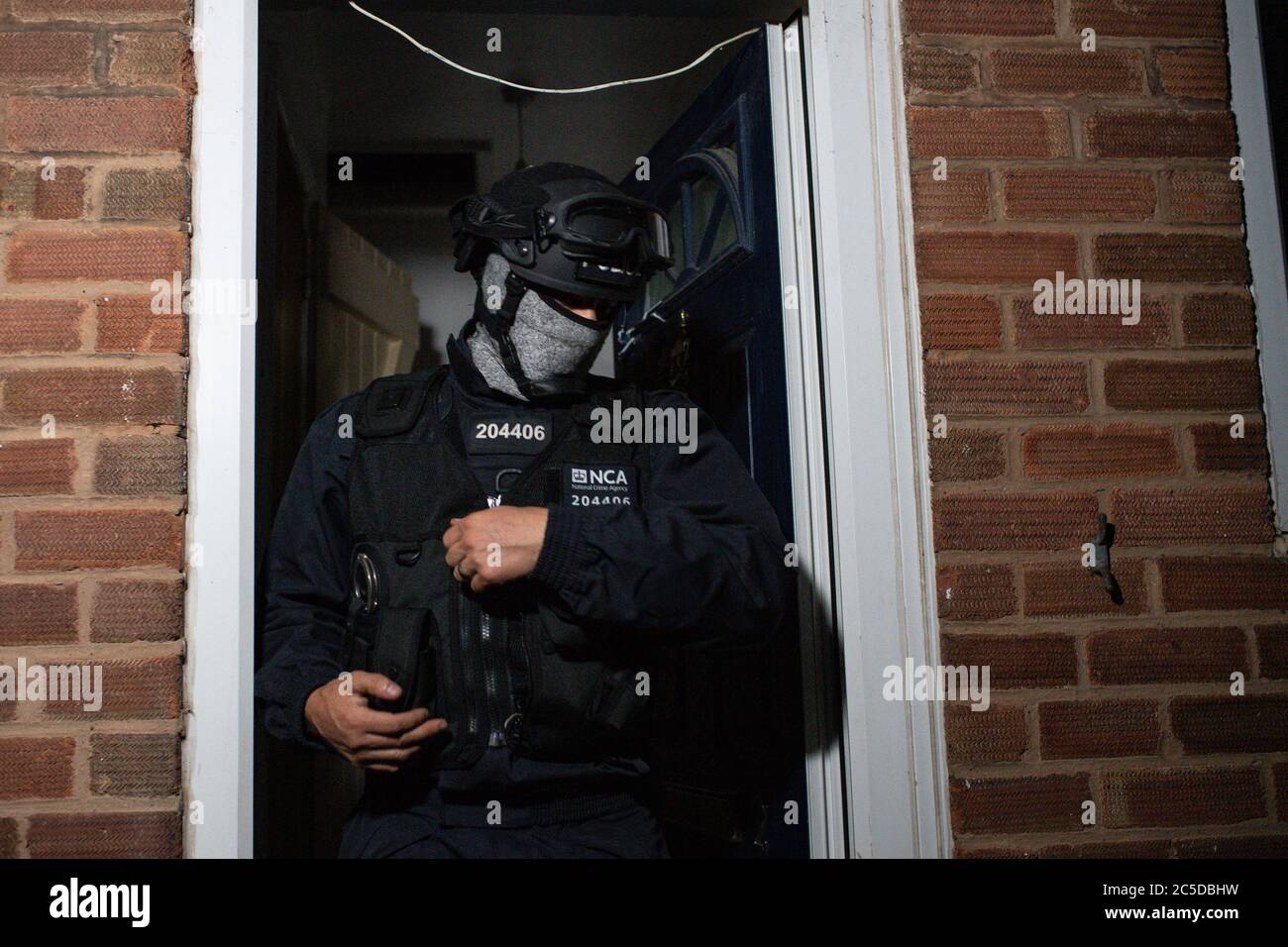 L Agence Nationale Du Crime Et La Police Participent A Un Raid Sur Une Propriete A Birmingham Le 26 06 Dans Le Cadre D Une Enquete Sur Encrochat Un Systeme De Communication Crypte De Qualite