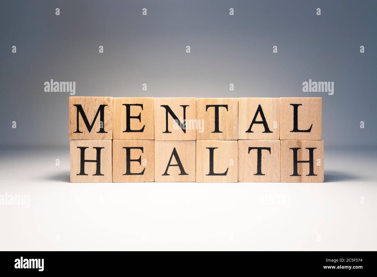Texte de santé mentale de cubes en bois. Consépt sur la santé. Banque D'Images