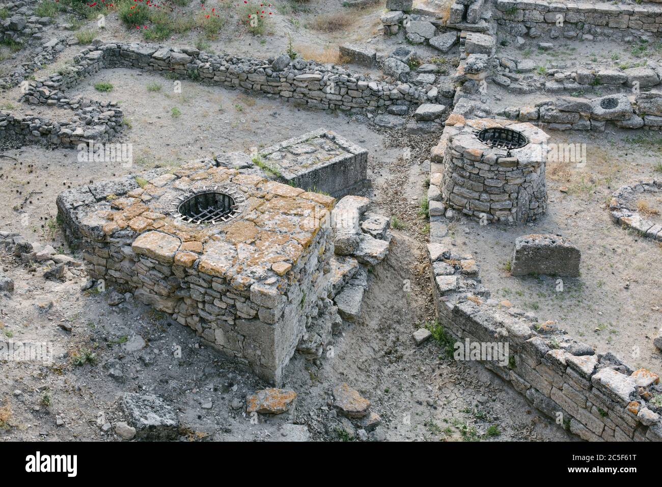 Troya. Vue sur la ville de Troy. Pierres historiques. Ruines historiques et structures ruinées. Banque D'Images