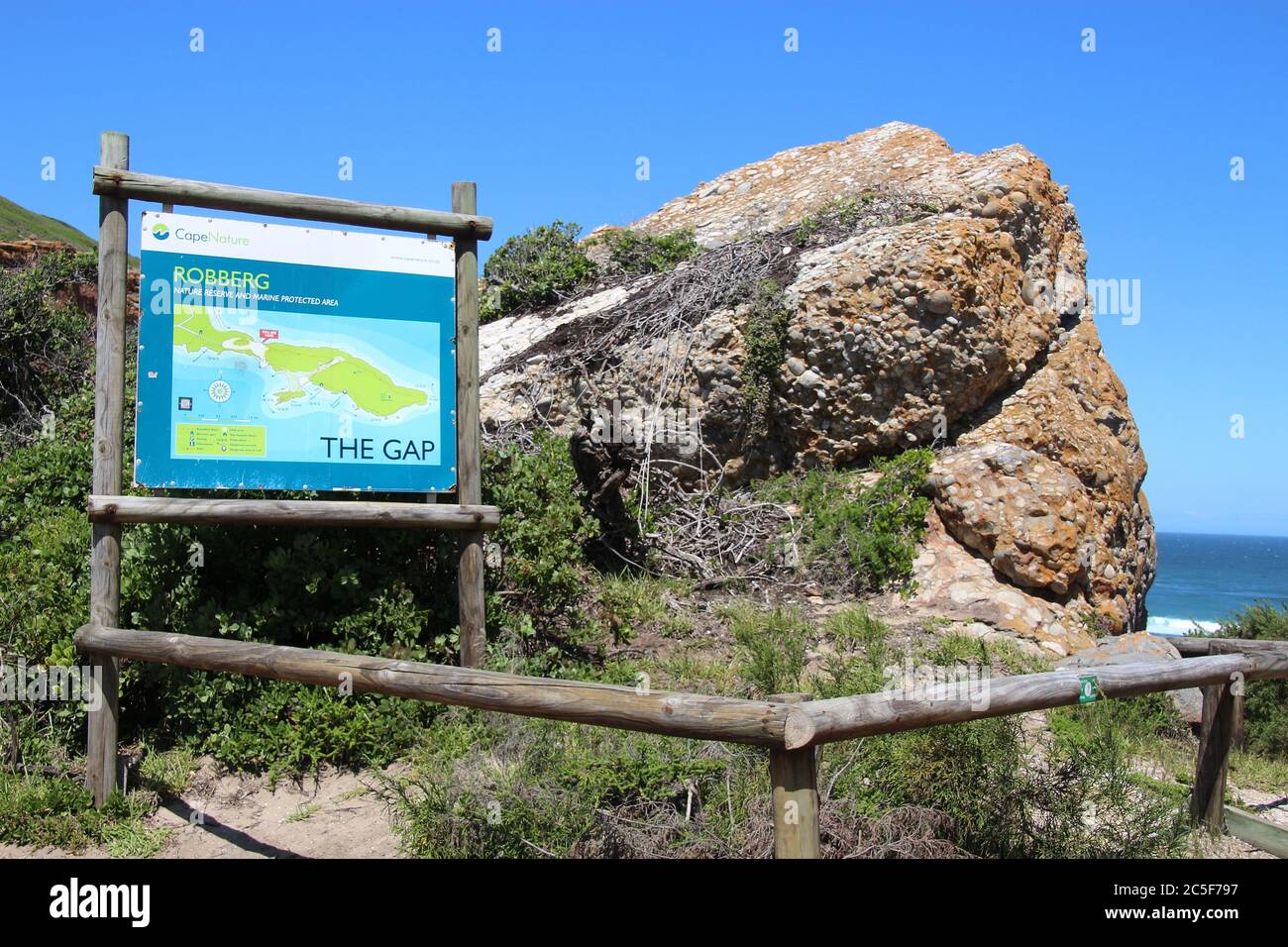 Sur la péninsule de Robberg, près de la baie de Plettenberg, carte ferroviaire pour les visiteurs et le paysage. Dans la réserve naturelle de Robberg, Garden route, Afrique du Sud, Afrique. Banque D'Images