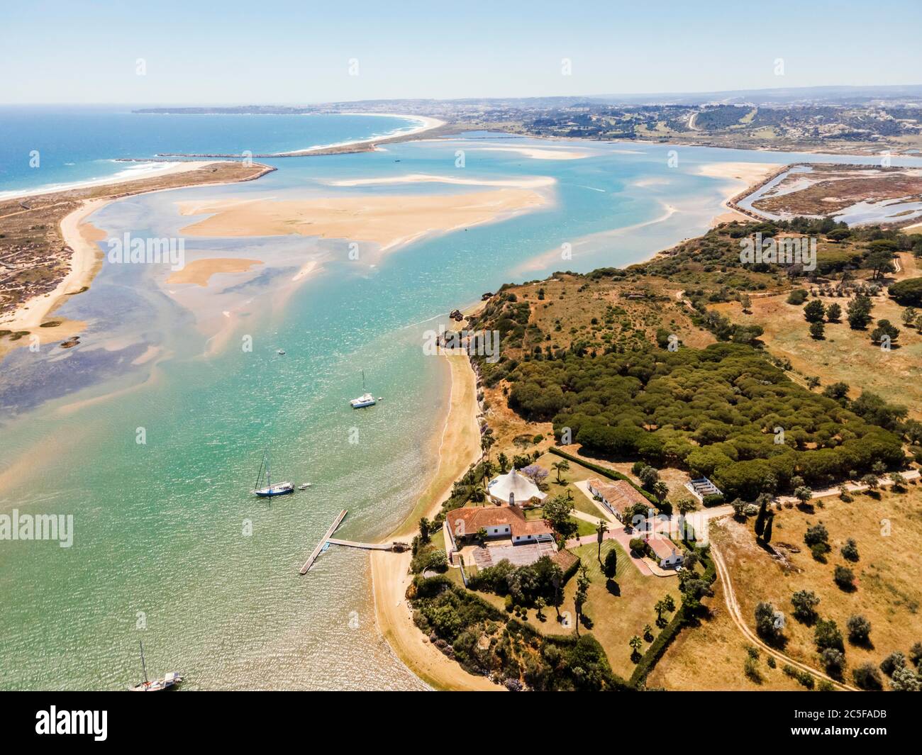 Vue aérienne, baie avec bancs de sable, Alvor, Algarve, Portugal Banque D'Images