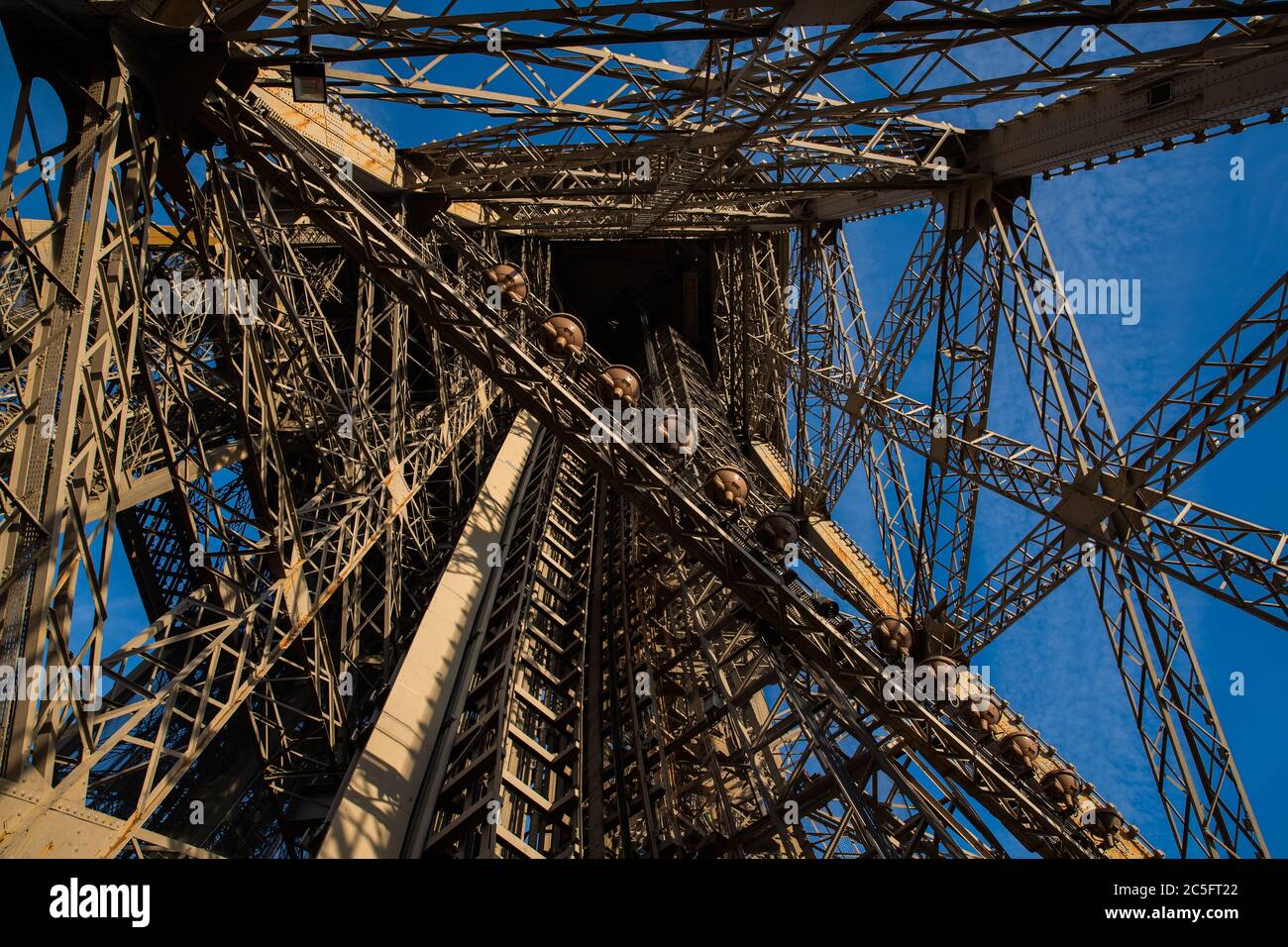 Paris France vue sur la célèbre Tour Eiffel au lever du soleil Banque D'Images
