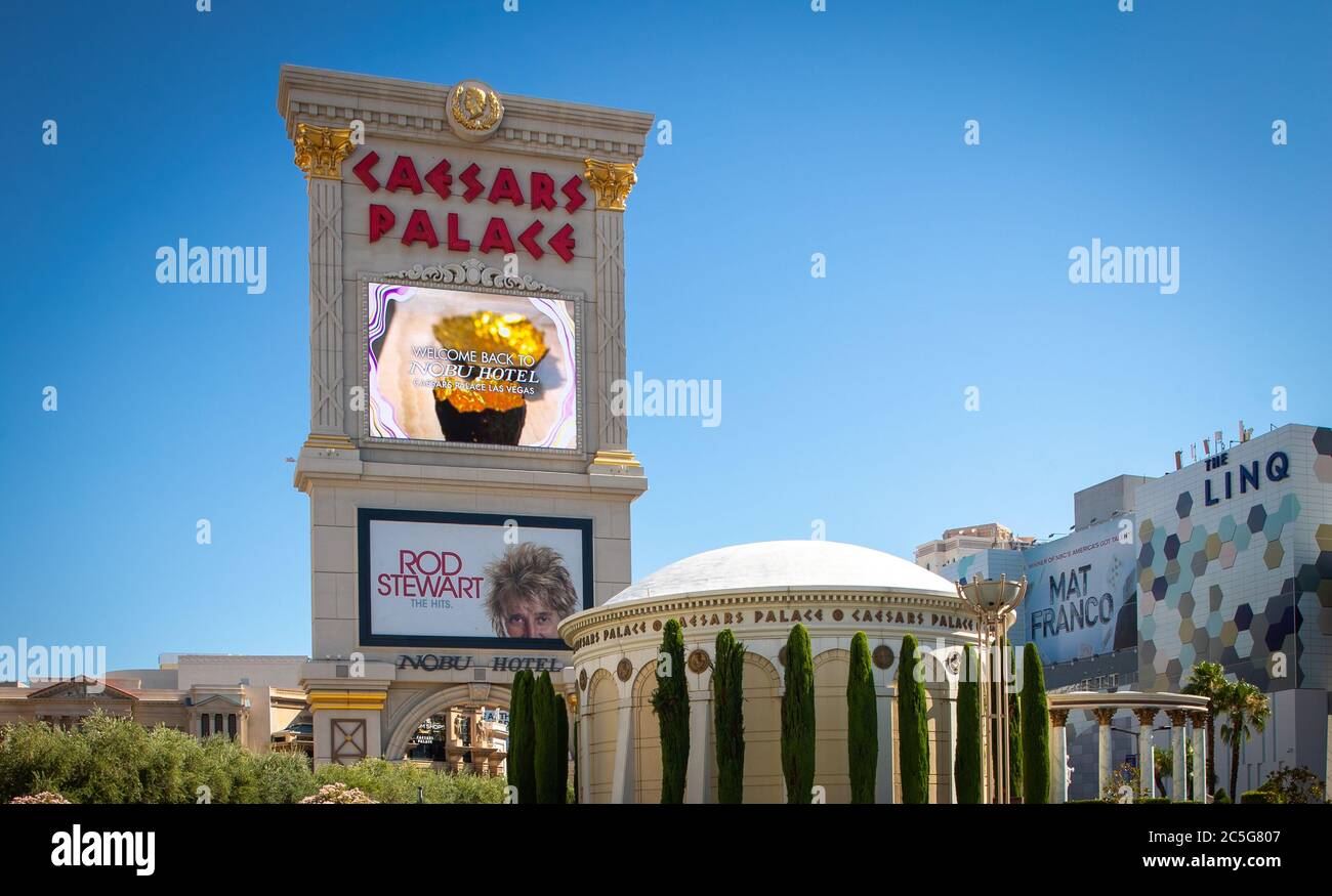 Las Vegas, Nevada, États-Unis. 2 juillet 2020. ***COUVERTURE DE LA MAISON*** Nobu Hotel Caesars Palace accueille les clients de retour sur le chapiteau Caesars Palace, représenté au moment où Caesars Entertainment Corporation reprend ses activités à l'hôtel Nobu Caesars Palace à Las Vegas, Nevada, le 2 juillet 2020. Crédit : Erik Kabok Photographie/Media Punch/Alamy Live News Banque D'Images