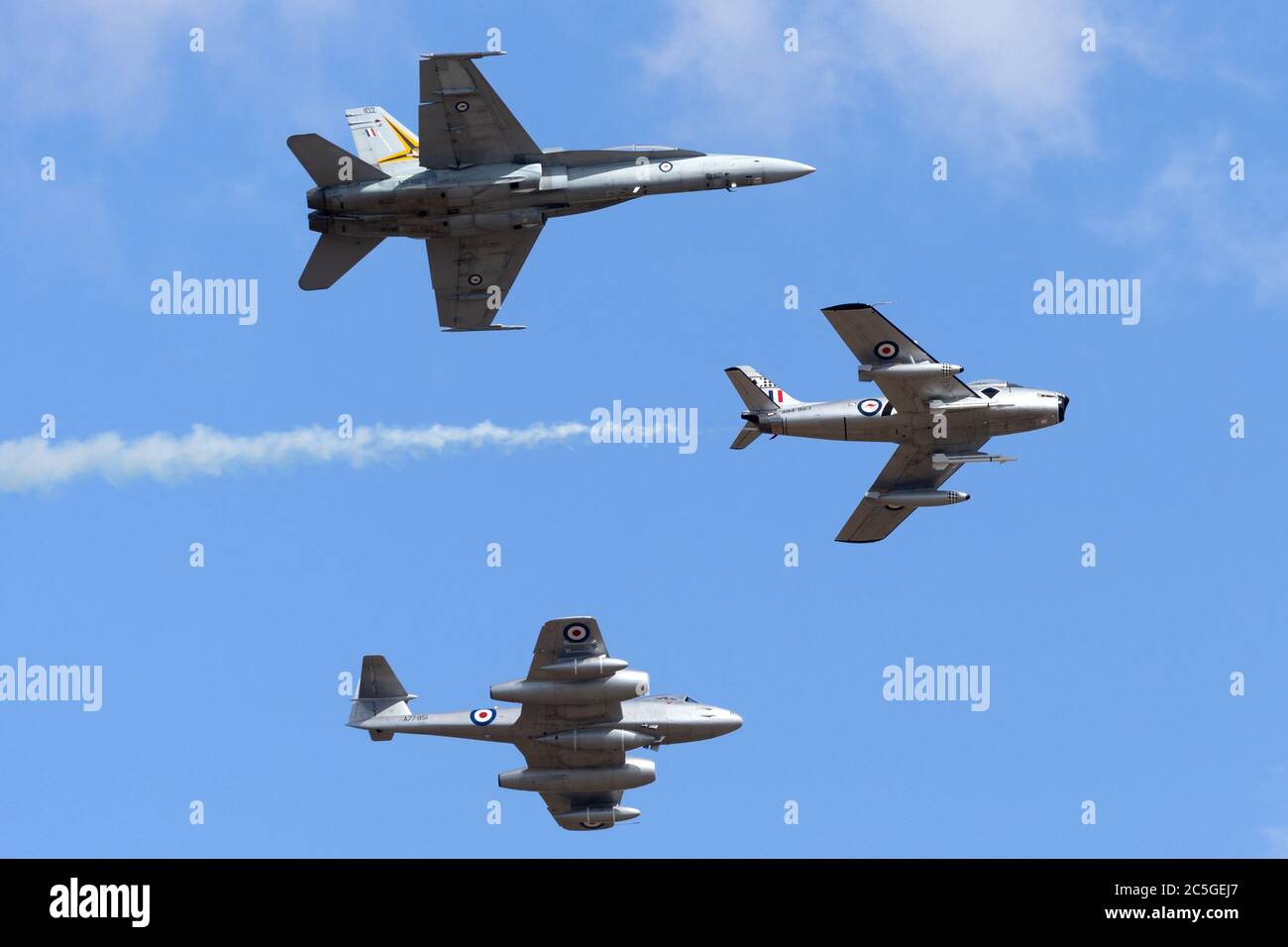 Ancien avion à réaction de la Royal Australian Air Force Commonwealth Aircraft Corporation CA-27 Sabre (F-86 Sabre), dirigeant un Gloster Meteor et un RAAF F/A-18 Banque D'Images