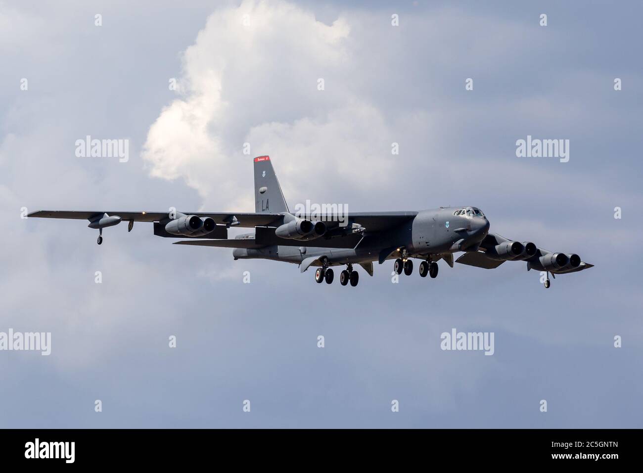 US Air Force (USAF) Boeing B-52H bombardier stratégique Stratofortress (61-0015) de la base aérienne de Barksdale sur l'approche de la terre à AV Banque D'Images
