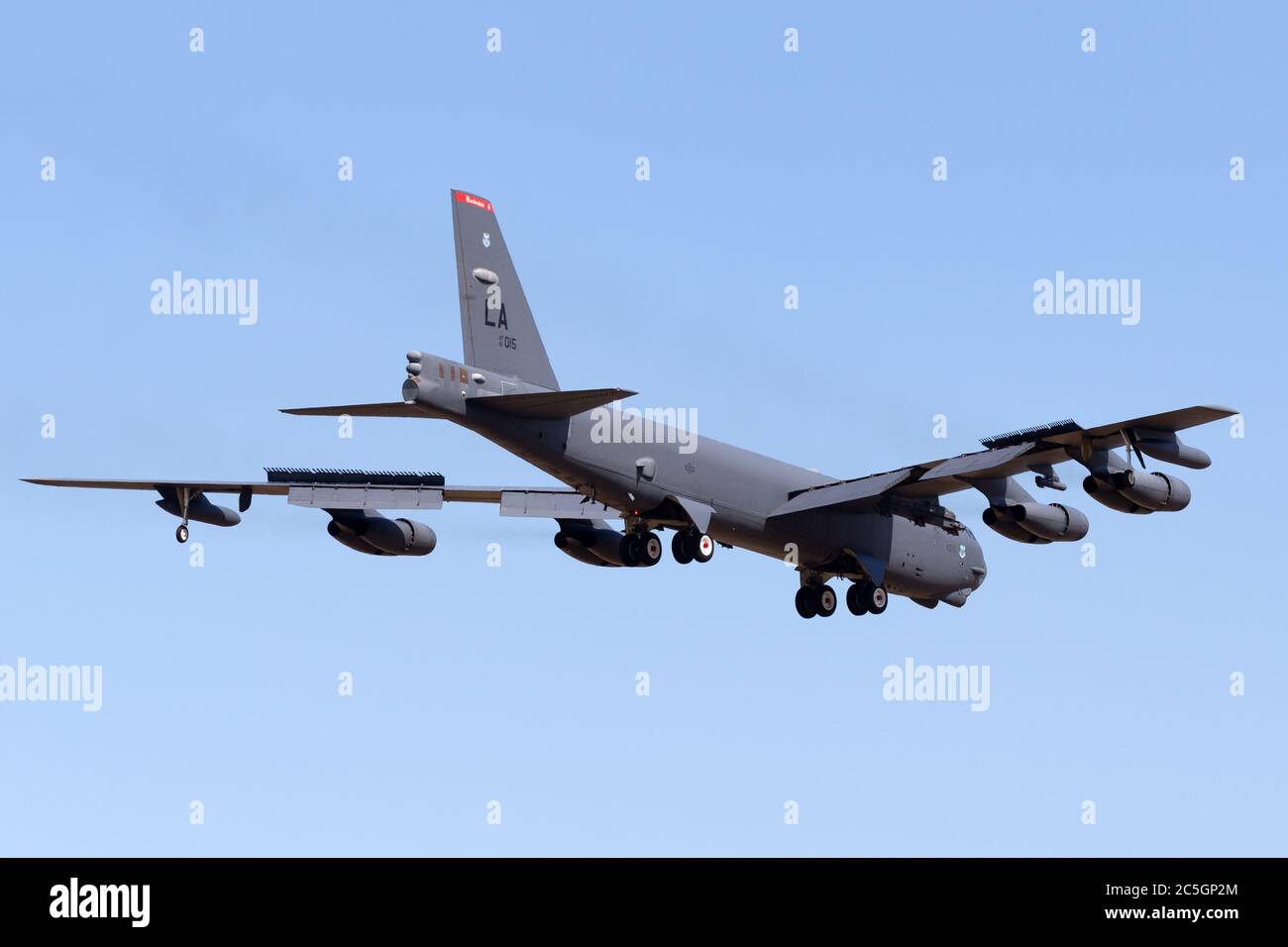 US Air Force (USAF) Boeing B-52H bombardier stratégique Stratofortress (61-0015) de la base aérienne de Barksdale sur l'approche de la terre à AV Banque D'Images