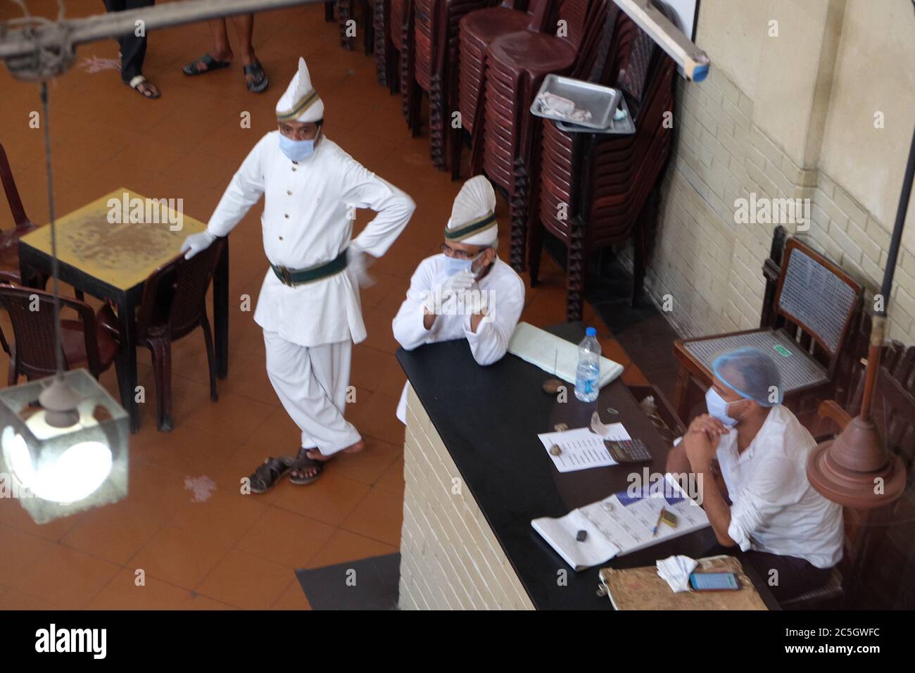 L'emblématique Indian Coffee House est prévue pour s'ouvrir avec plusieurs normes cruciales de COVID-19 à partir d'aujourd'hui, jeudi, 2 juillet 2020. Après une période de plus de trois mois en raison de la pandémie de coronavirus. (Photo de Satyajit Shaw/Pacific Press/Sipa USA) Banque D'Images