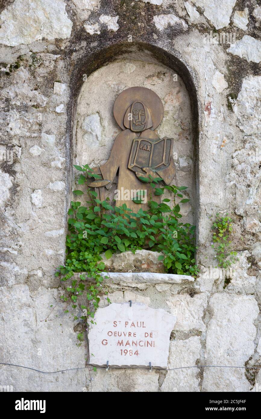 Statue de Saint-Paul au-dessus de la porte de la ville, Saint-Paul-de-Vence, Provence-Alpes-Côte d'Azur, France, Europe Banque D'Images