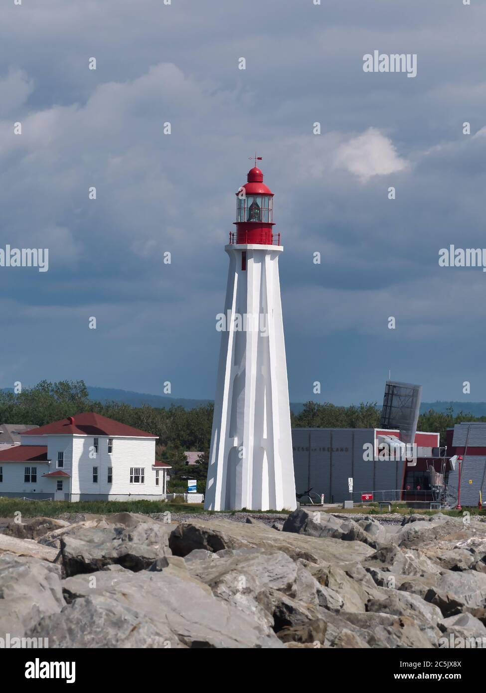Le 3e phare de Pointe-au-Père a été construit en 1909 dans la ville de Pointe-au-Père, près de Rimouski, Québec, Canada. Banque D'Images