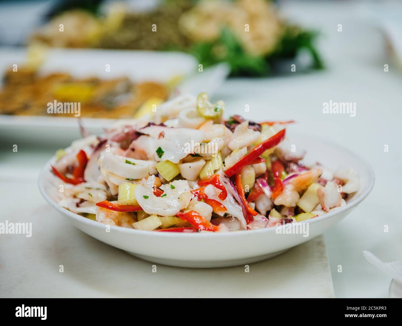 Italien, pâtes de fruits de mer aux crevettes et pieuvre Banque D'Images