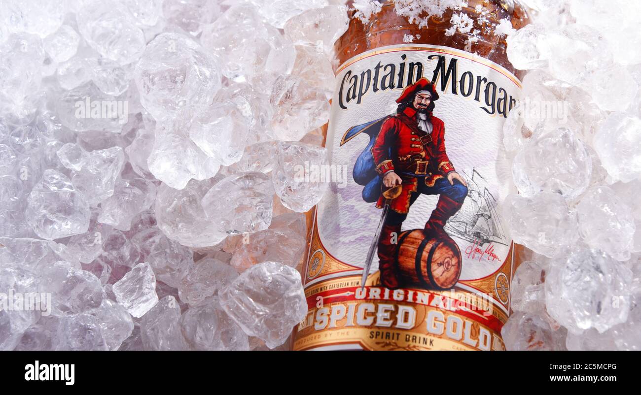 POZNAN, POL - 28 MAI 2020 : bouteille de Captain Morgan, une marque de rhum originaire des îles Vierges américaines et maintenant produit par Diageo, British Alcolic bev Banque D'Images