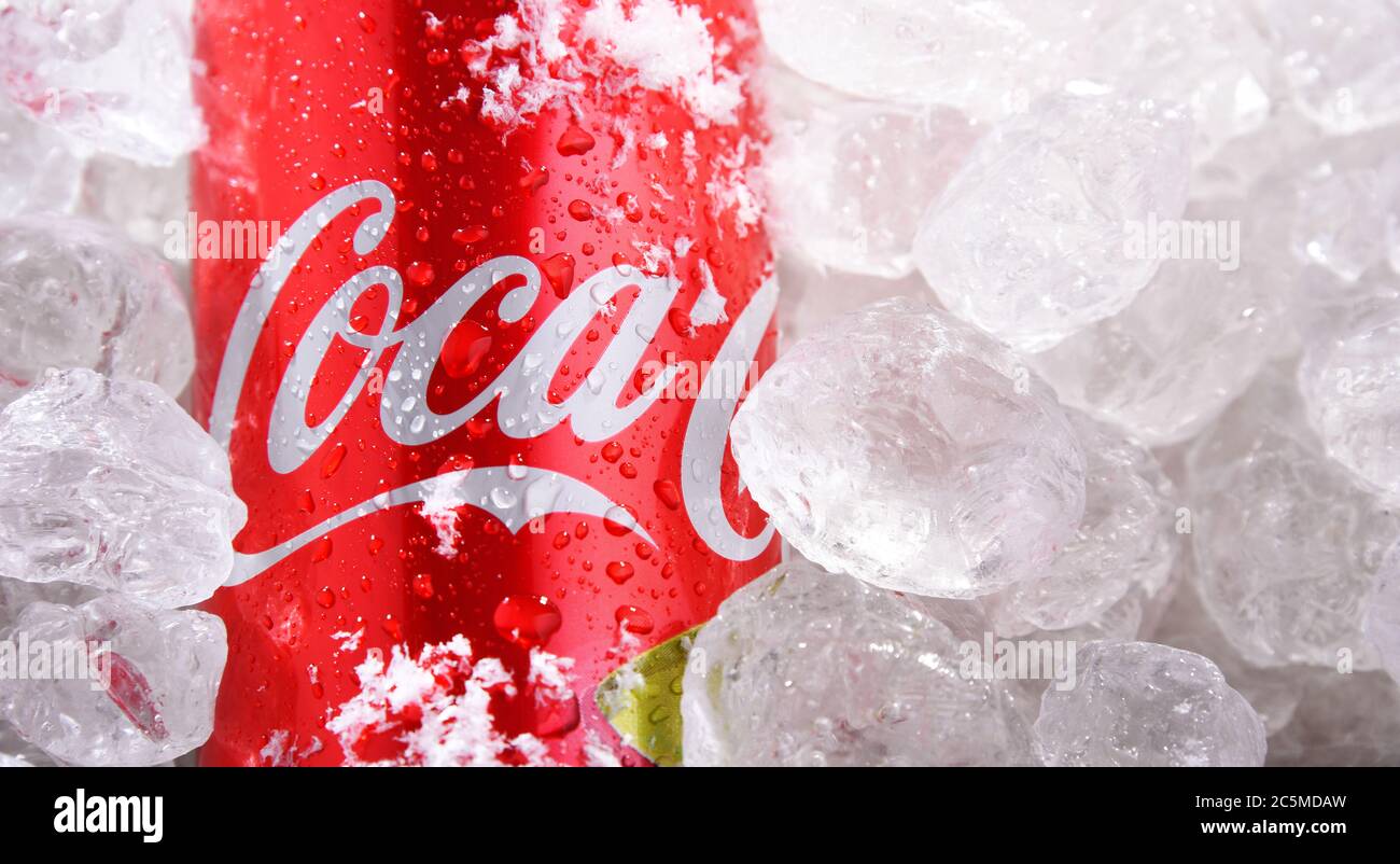 POZNAN, POL - 10 JUIN 2020 : CAN de Coca-Cola, une boisson gazeuse fabriquée par la Coca-Cola Company dont le siège est situé à Atlanta, en Géorgie, aux États-Unis Banque D'Images