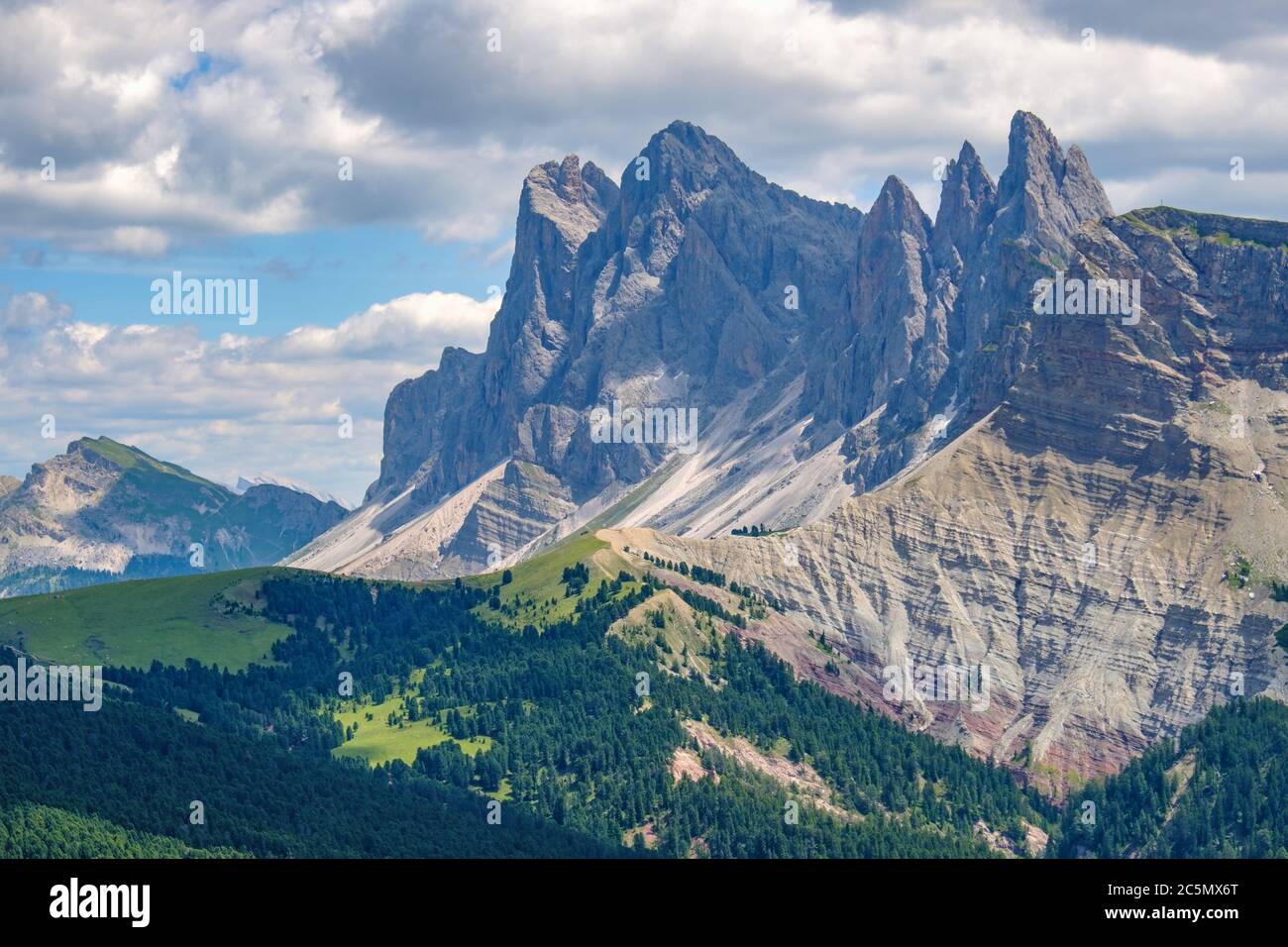 Vue en hauteur sur les montagnes Odle en Italie Banque D'Images