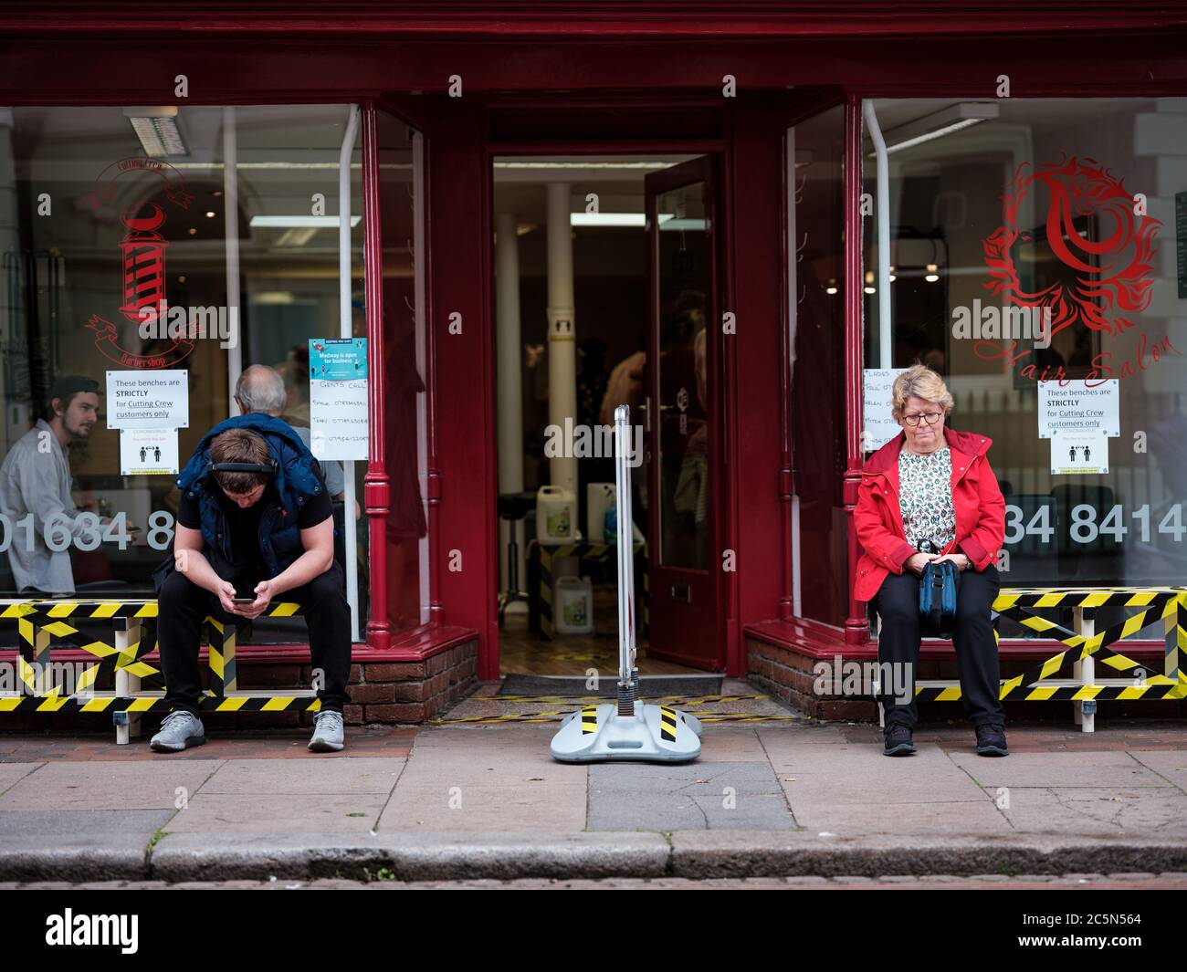 Rochester, Kent, Royaume-Uni. 4 juillet 2020. L'U.K rouvre des pubs, des restaurants, des coiffeurs, des coiffeurs et des hôtels le 4 juillet après avoir été fermé depuis mars en raison de l'épidémie de coronavirus. Crédit: Yousef Al Nasser/ Alamy Live News Banque D'Images