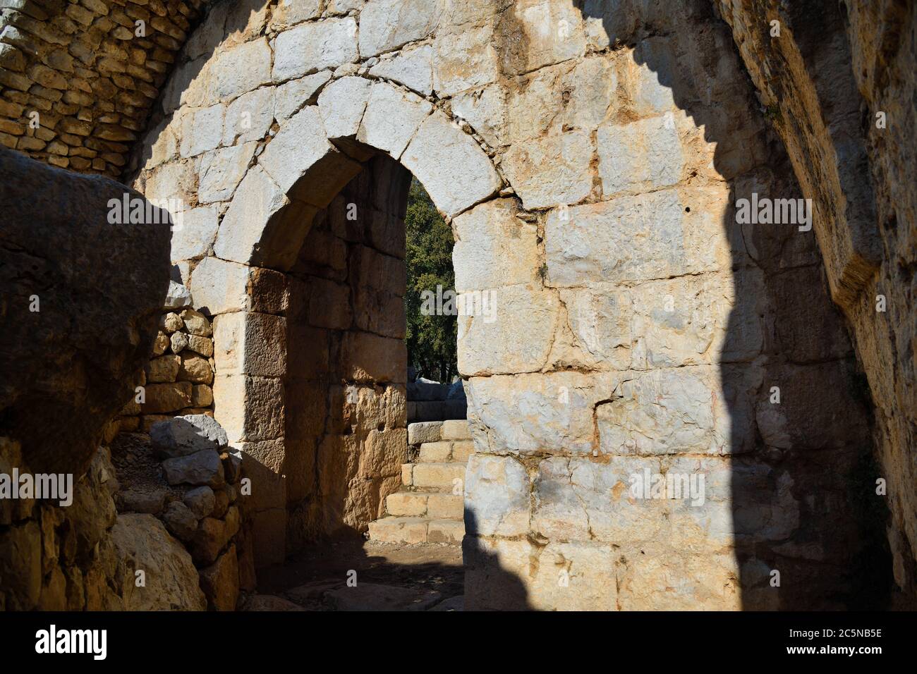 A l'intérieur de la forteresse de Nimrod en Israël se trouve une forteresse musulmane médiévale située dans la partie nord du plateau du Golan. Le plus grand et le plus impressionnant Banque D'Images