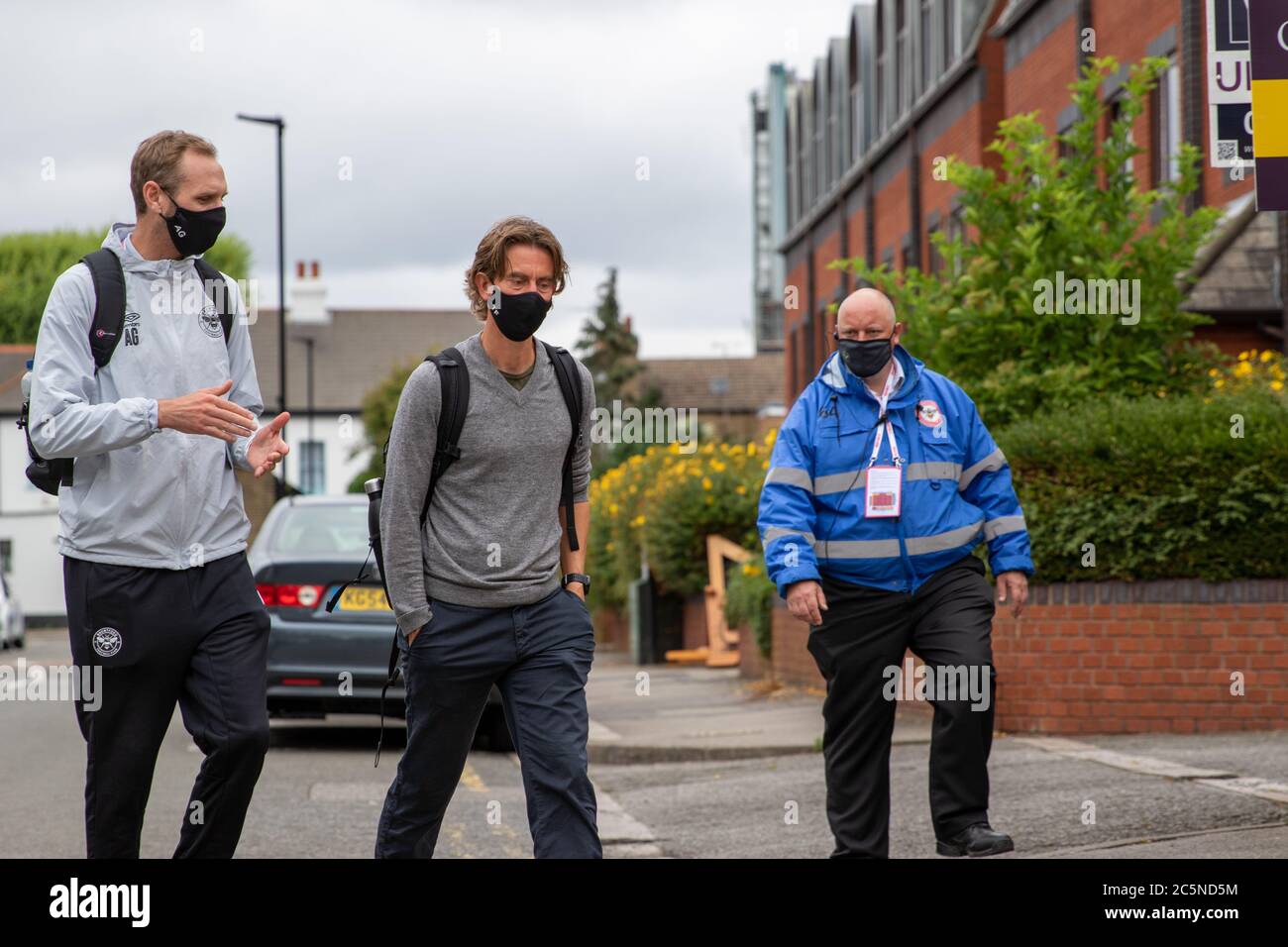 Londres, Royaume-Uni. 4 juillet 2020. Thomas Frank, entraîneur en chef de Brentford, arrive à Griffin Park devant le Brentford FC contre Wigan Athletic. Brentford entrer dans le jeu cinq points derrière West Bromm et cherchent à obtenir dans la promotion automatique spot. Crédit : Liam Asman/Alay Live News Banque D'Images