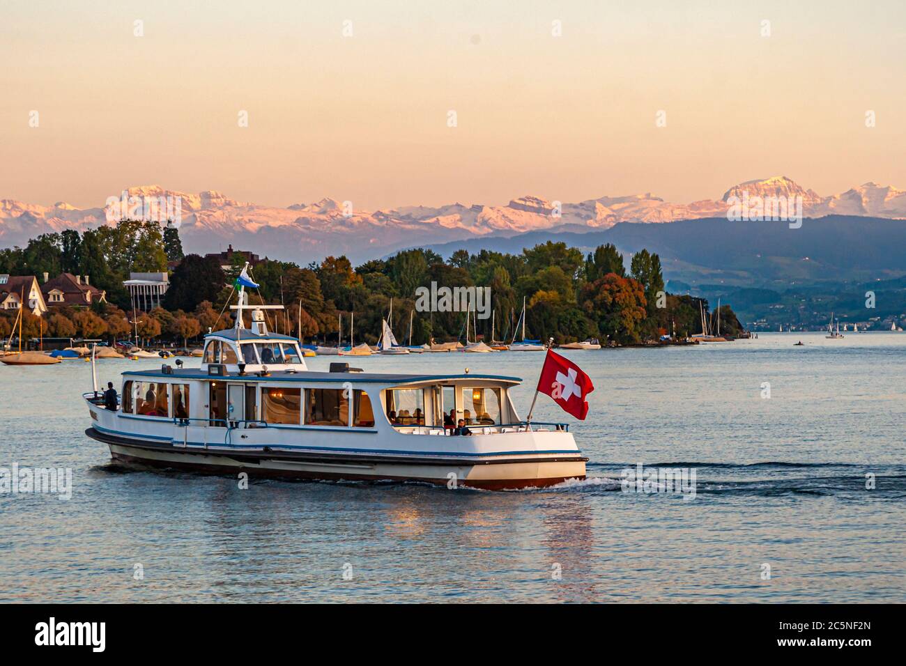Bateau sur le lac de Zurich, Suisse Banque D'Images