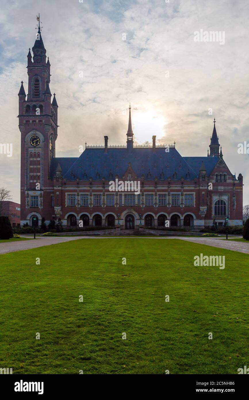 Palais de la paix à la Haye, siège de la Cour internationale de Justice, qui fait partie de l'onu, pays-Bas, en été. ICJ ou World court donne Banque D'Images