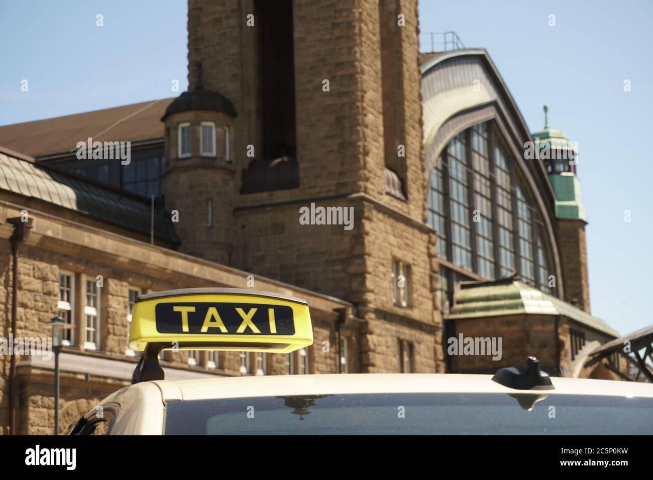 Hamburg Railway Stadion - Hauptbahnhof taxi Banque D'Images