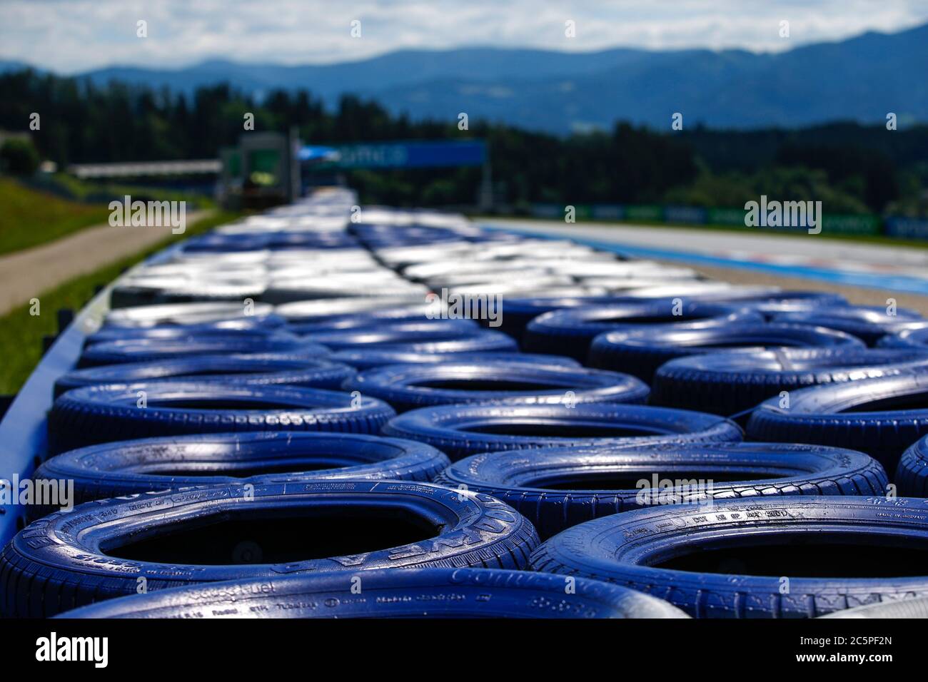 Spielberg, Autriche. 04e juillet 2020. Sports motorisés: FIA Formule 1 Championnat du monde 2020, Grand Prix d'Autriche, protection contre les chocs et les chocs, pile de pneus, Reifenstapel | usage dans le monde crédit: dpa/Alay Live News Banque D'Images