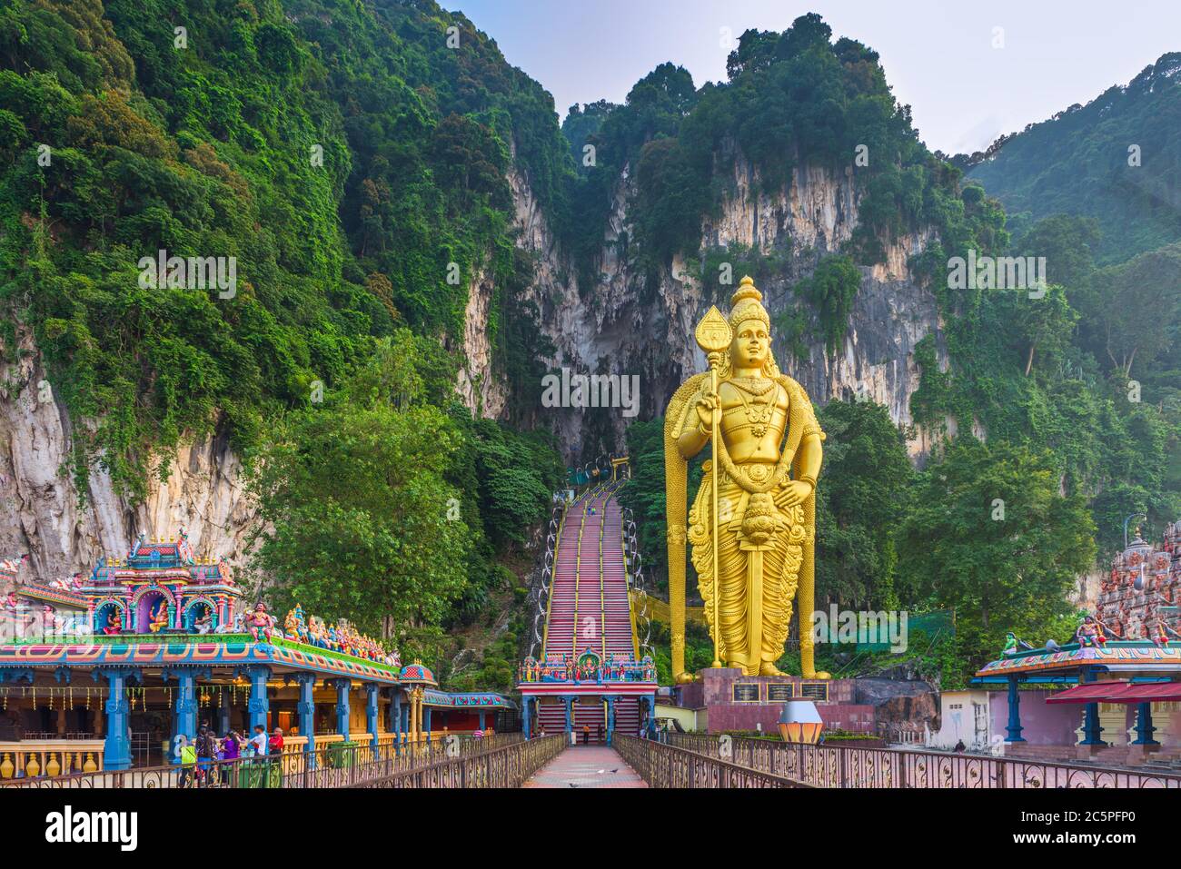 Grottes de Batu statue et entrée privée près de Kuala Lumpur, Malaisie. Banque D'Images