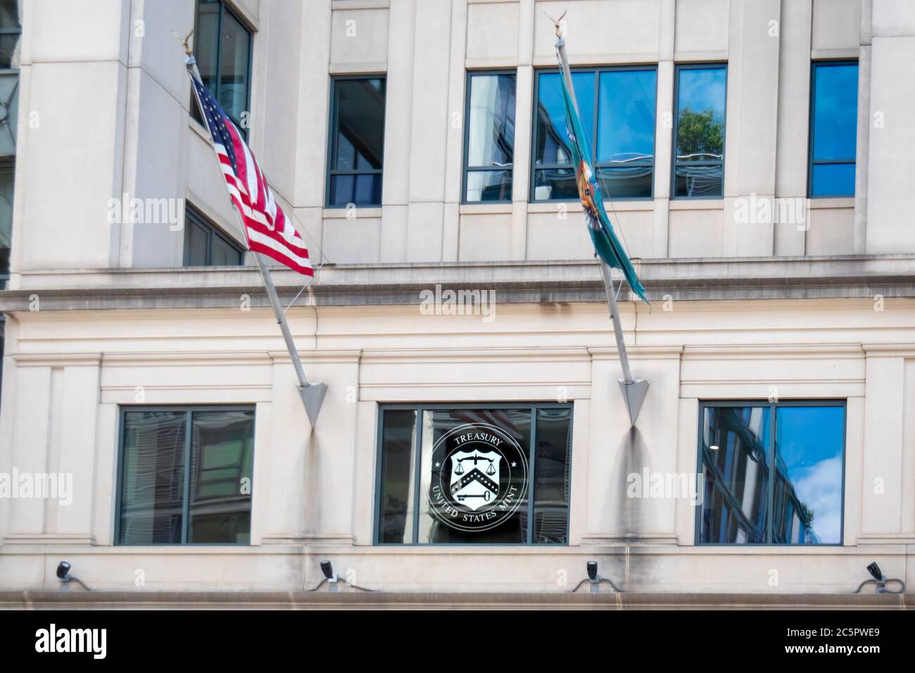 Washington, D.C. / USA - juillet 04 2020: Panneau à l'entrée du magasin de monnaie de la monnaie des Etats-Unis, Département du Trésor des Etats-Unis. Banque D'Images