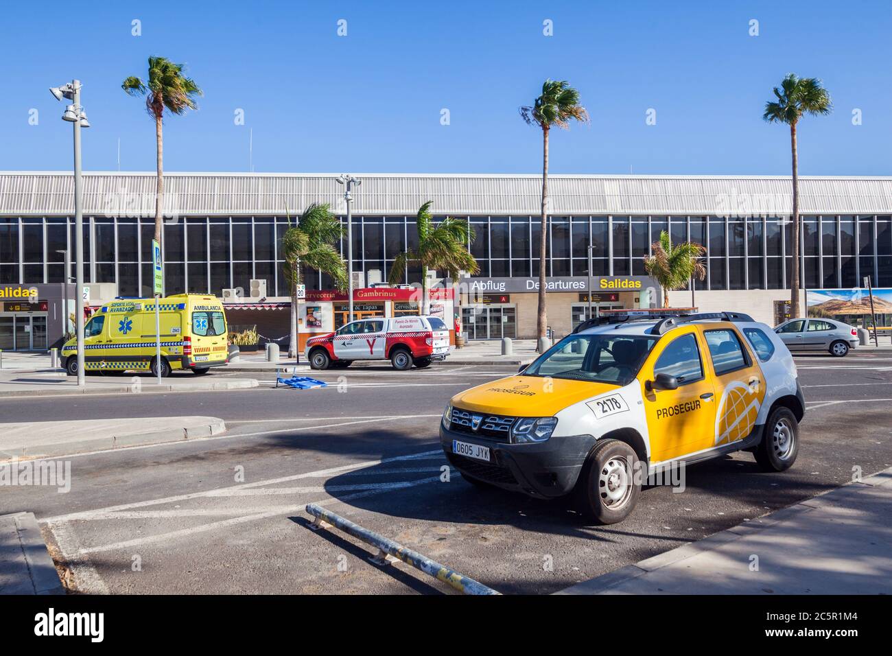 Aéroport de Tenerife Sud, terminal vide en raison des restrictions de voyage liées à l'épidémie de coronavirus Covid-19. Crise de l'industrie touristique en Espagne et aux îles Canaries Banque D'Images