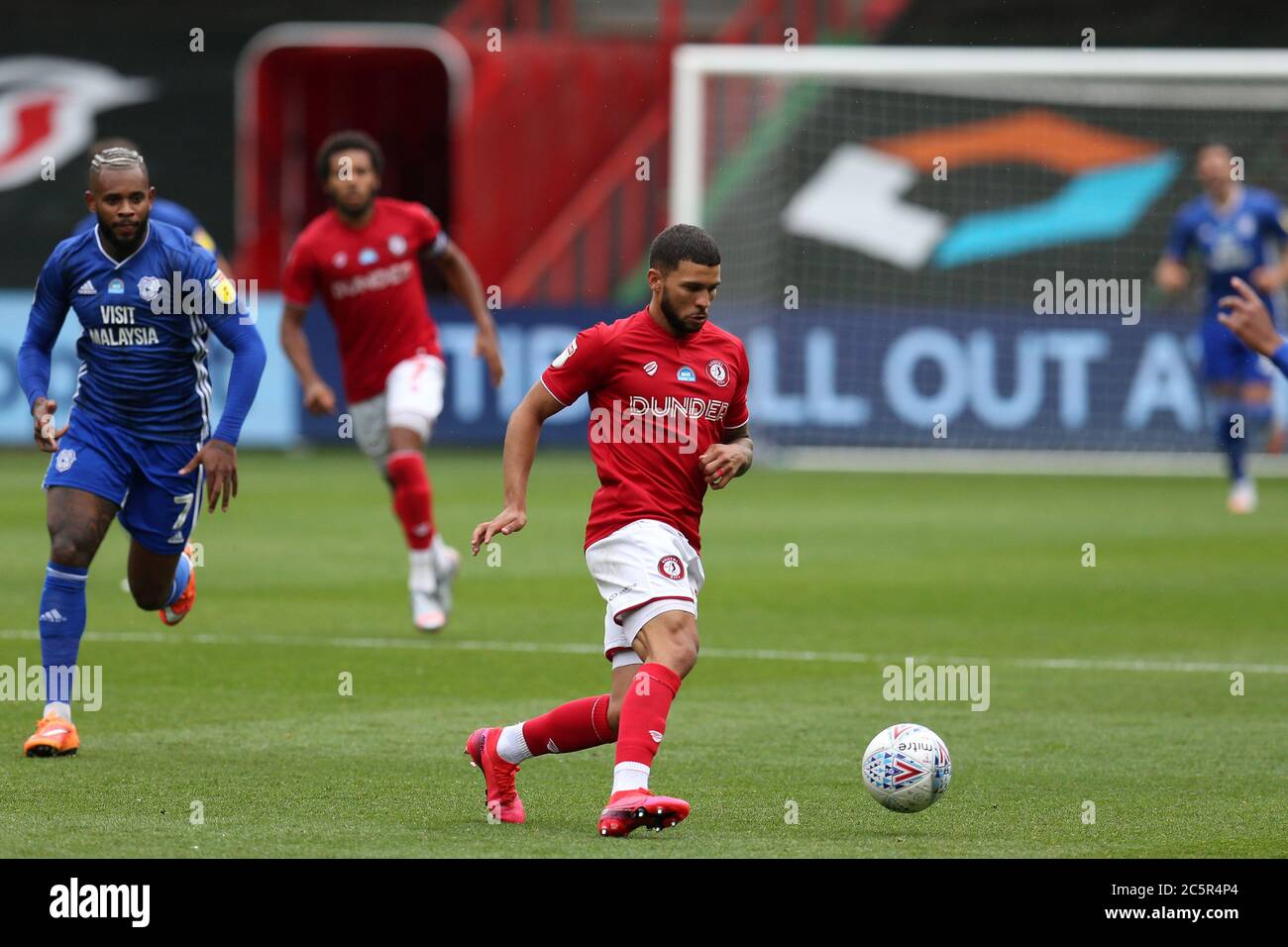 Bristol, Royaume-Uni. 04e juillet 2020. Nahki Wells de Bristol City en action. Match de championnat EFL Skybet, Bristol City et Cardiff City au stade Ashton Gate de Bristol le samedi 4 juillet 2020. Cette image ne peut être utilisée qu'à des fins éditoriales. Usage éditorial uniquement, licence requise pour un usage commercial. Aucune utilisation dans les Paris, les jeux ou les publications d'un seul club/ligue/joueur. photo par Andrew Orchard/Andrew Orchard sports Photography/Alamy Live News crédit: Andrew Orchard sports Photography/Alamy Live News Banque D'Images