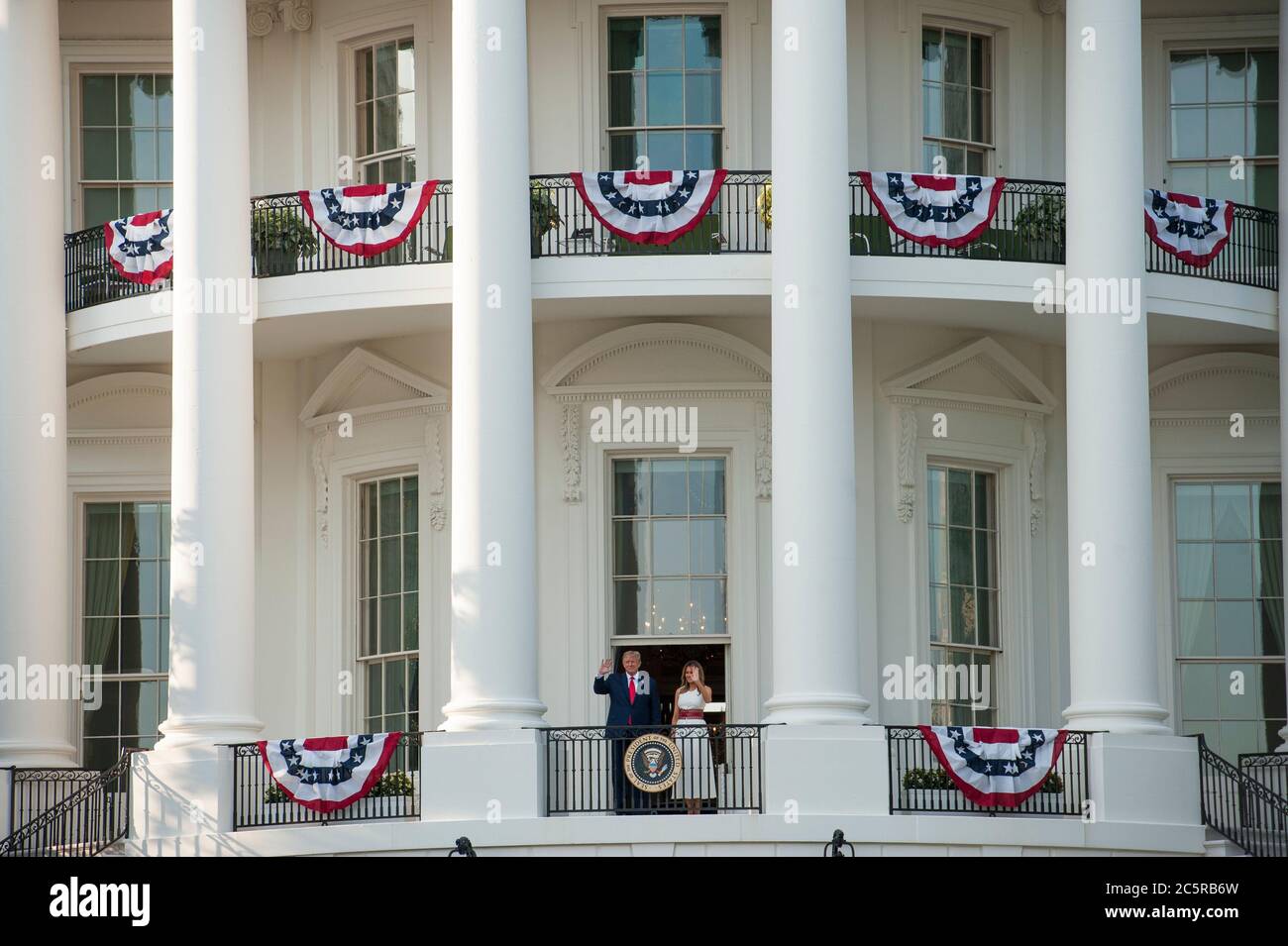Washington, DC, États-Unis. 04e juillet 2020. Le président Donald Trump et la première dame Melania Trump ont été les hôtes de Salute aux États-Unis à la Maison Blanche à Washington, DC., le samedi 4 juillet 2020. (Photo de Rod Lamkey Jr./SIPA USA) crédit: SIPA USA/Alay Live News Banque D'Images