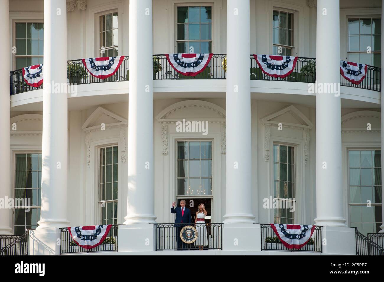 Washington, DC, États-Unis. 04e juillet 2020. Le président Donald Trump et la première dame Melania Trump ont été les hôtes de Salute aux États-Unis à la Maison Blanche à Washington, DC., le samedi 4 juillet 2020. (Photo de Rod Lamkey Jr./SIPA USA) crédit: SIPA USA/Alay Live News Banque D'Images