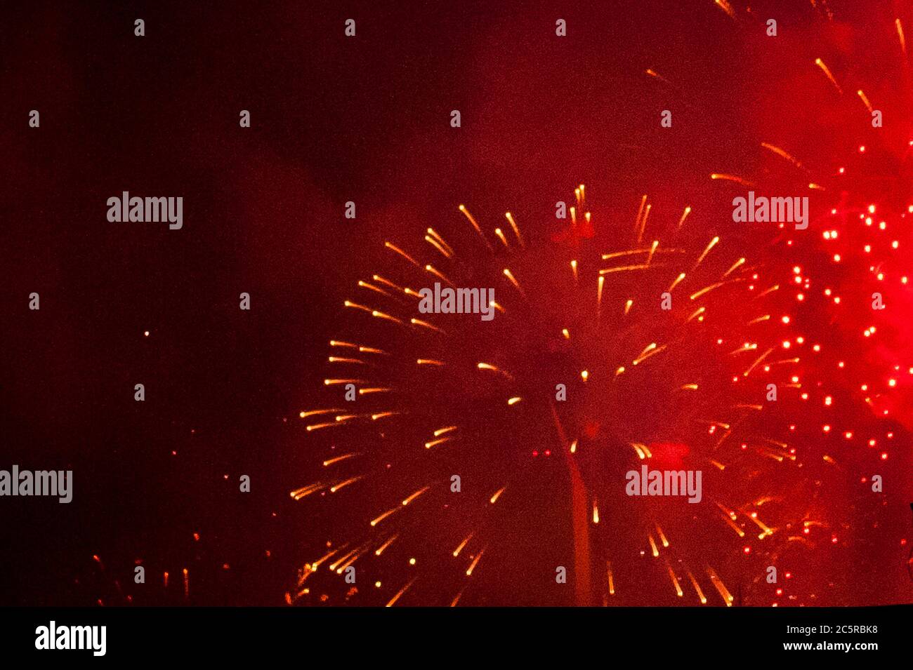 Le Washington Monument est vu sur fond de feux d'artifice à Washington, DC., le samedi 4 juillet 2020. (Photo de Rod Lamkey Jr./SIPA USA) crédit: SIPA USA/Alay Live News Banque D'Images