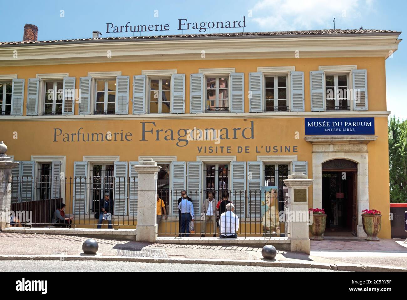 GRASSE, FRANCE - 3 MAI : usine de parfumerie Fragonard le 3 mai 2013 à  Grasse, France. Fragonard parfumerie est l'une des plus anciennes usines  dans le monde ca Photo Stock - Alamy