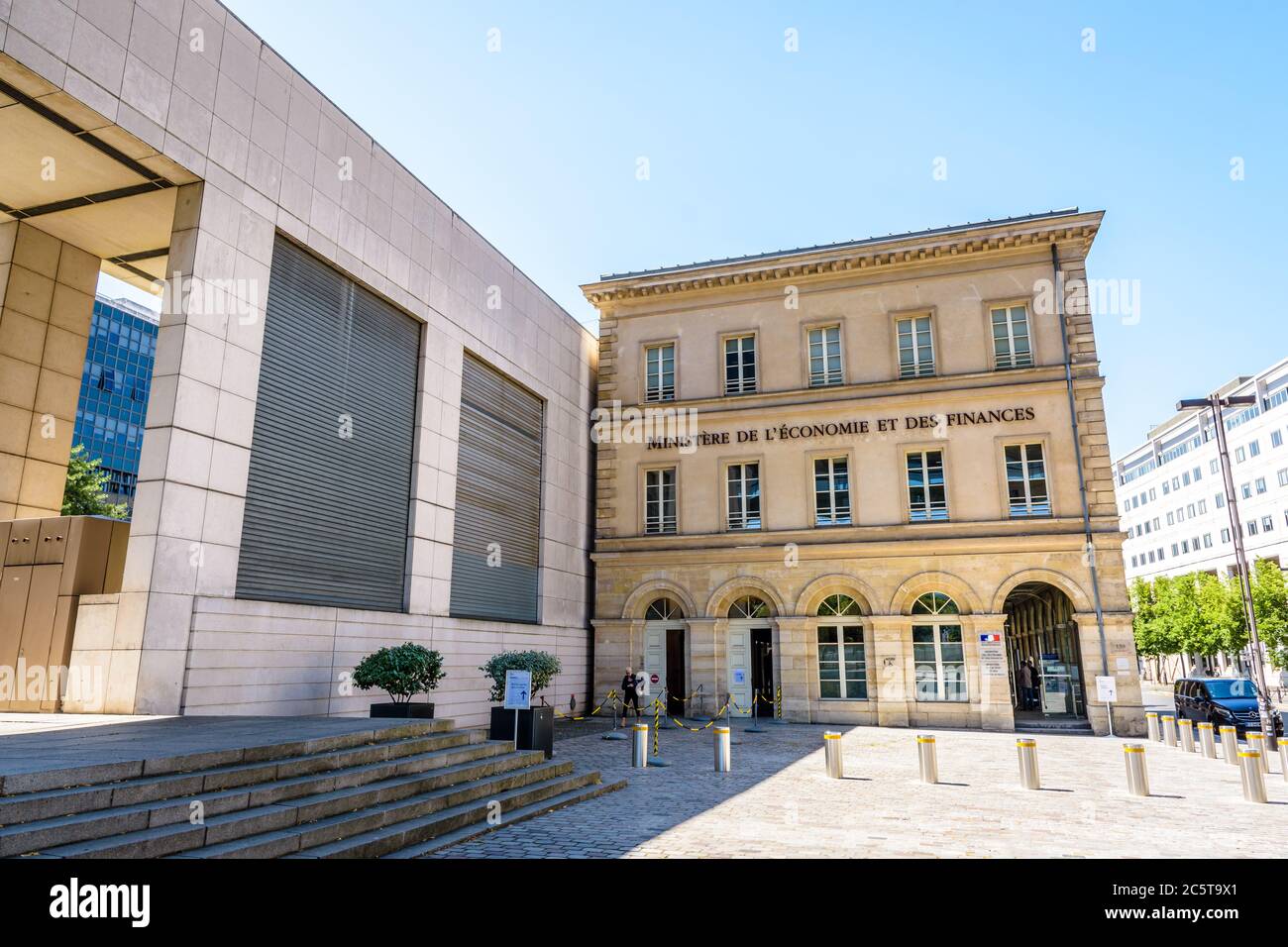 Vue générale du bâtiment de réception du Ministère de l'économie et des finances dans le quartier Bercy à Paris, France. Banque D'Images