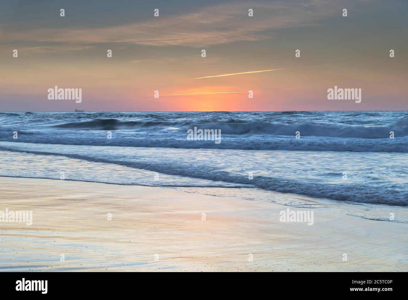 Sunrise Seascape at the Beach depuis Redhead Beach sur la côte centrale de Nouvelle-Galles du Sud, Australie Banque D'Images