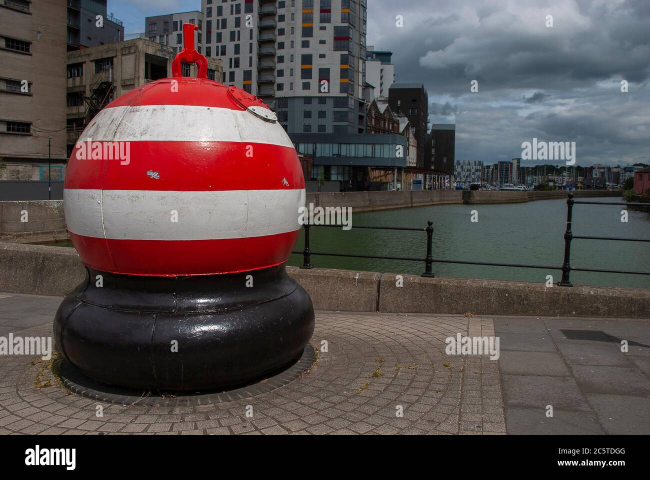 La bouée Trinity House sur le pont Stoke à Ipswich, Royaume-Uni Banque D'Images
