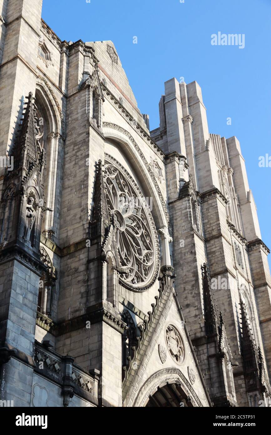 New York. Cathédrale Saint-Jean le Divin, église principale du diocèse épiscopal de New York. Banque D'Images