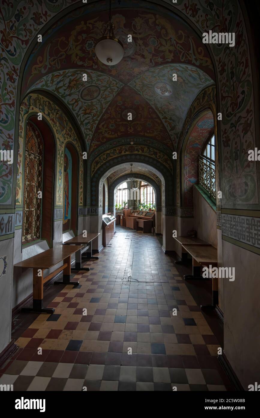 Peterhof, Saint-Pétersbourg, Russie. Intérieur de la Cathédrale des Saints Pierre et Paul. Église orthodoxe russe Banque D'Images