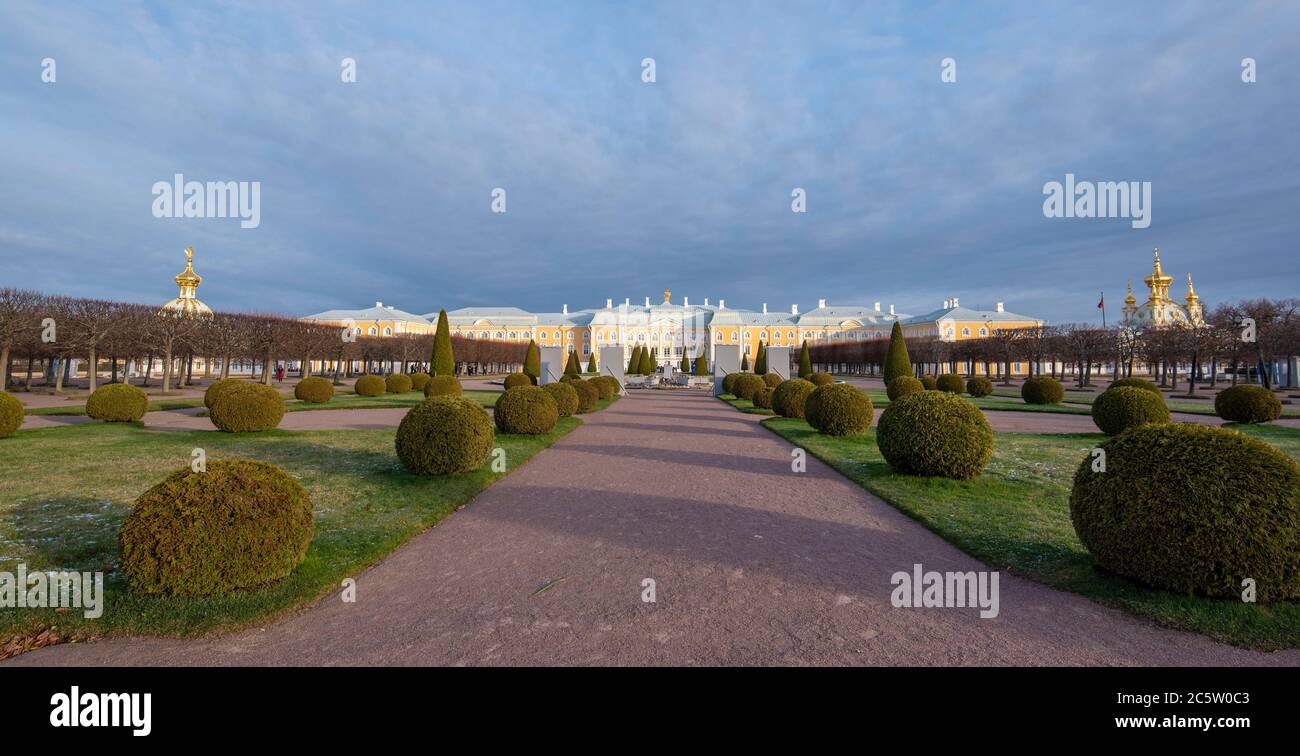 Peterhof, Saint-Pétersbourg, Russie. Palais Peterhof, commandé par Pierre le Grand. Banque D'Images