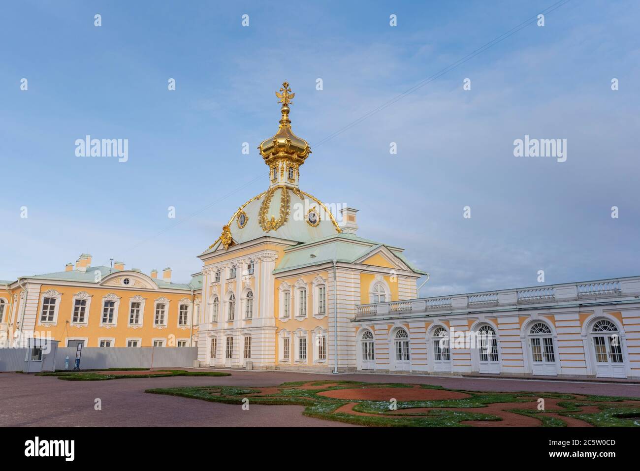 Peterhof , Saint-Pétersbourg, Russie. Palais Peterhof, commandé par Pierre le Grand. L'église (Tserkovnyy Korpus) Banque D'Images